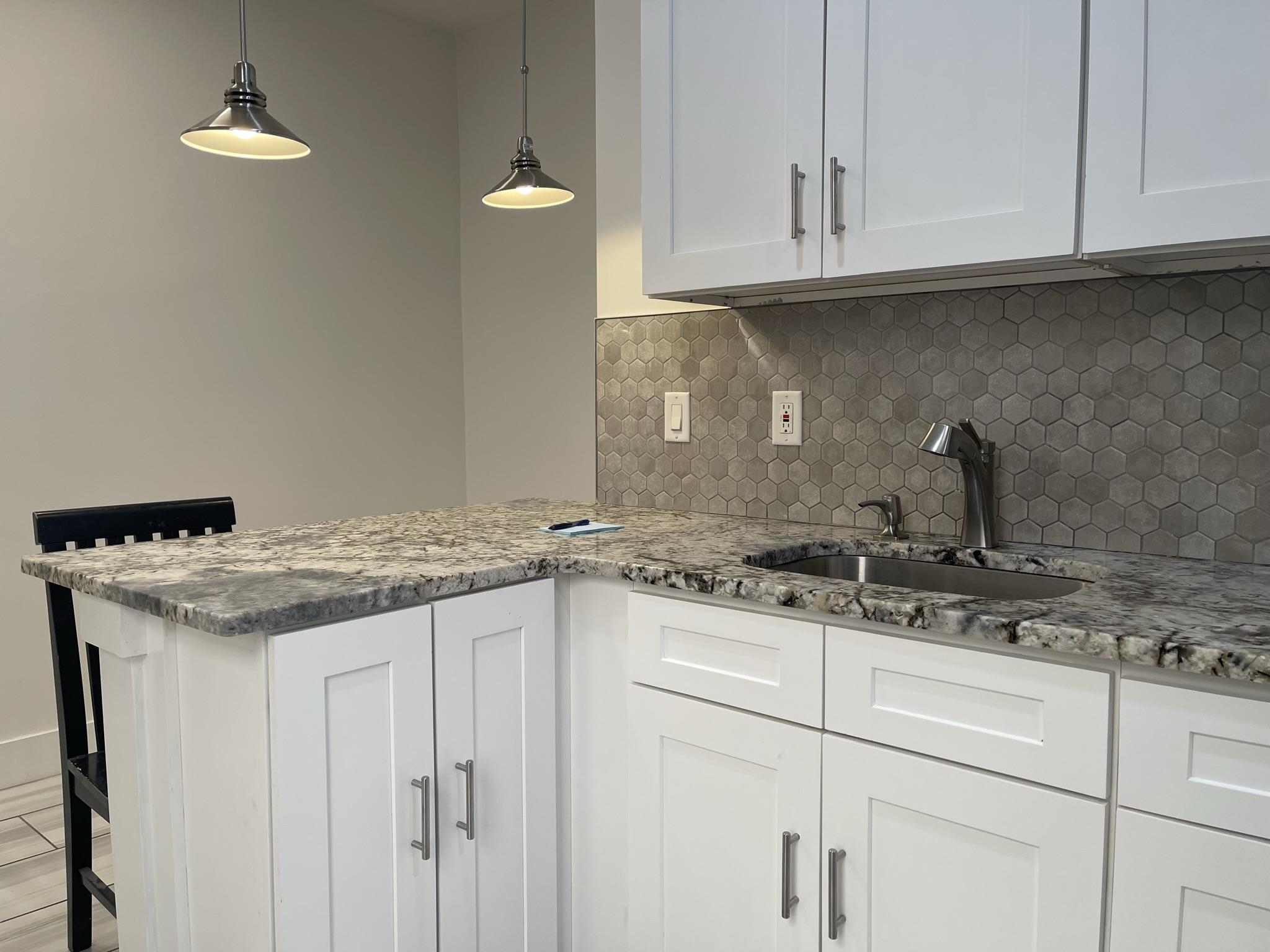 99 CLINTON AVE Unit: 2
