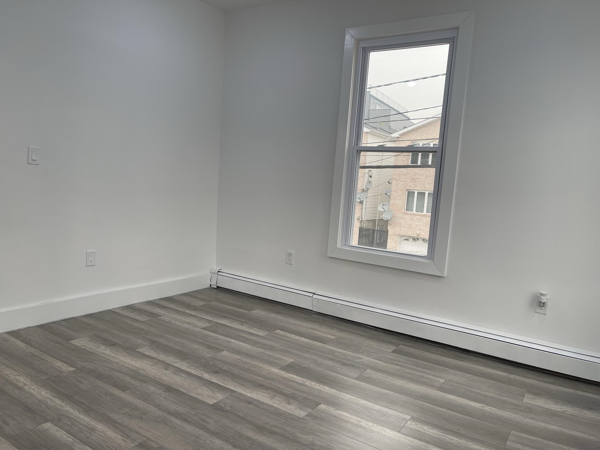 99 CLINTON AVE Unit: 2