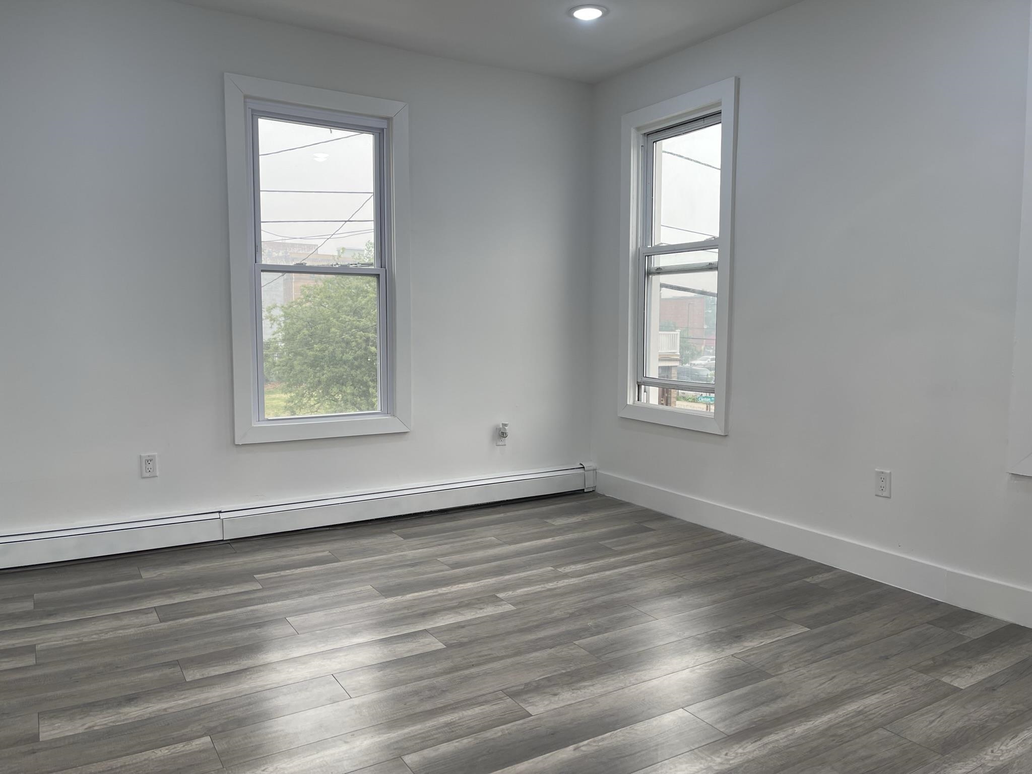 99 CLINTON AVE Unit: 2