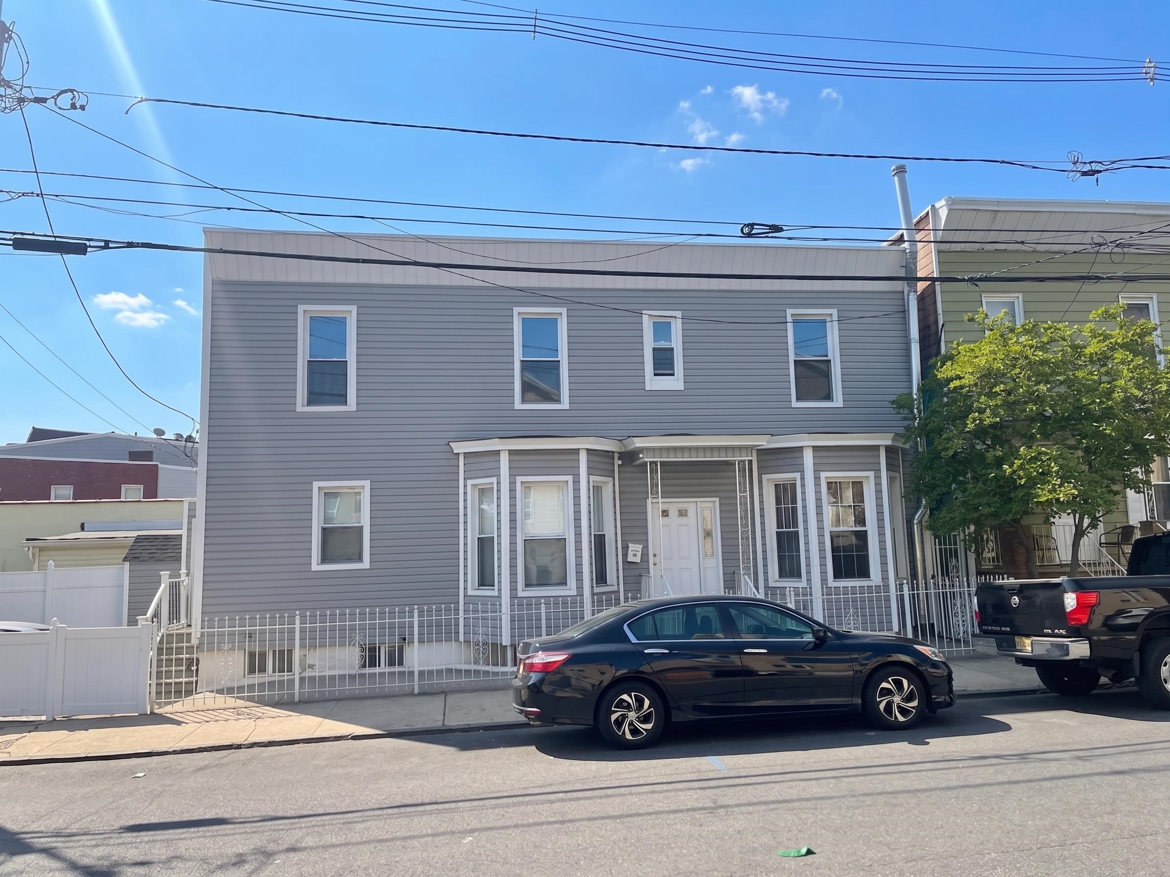99 CLINTON AVE Unit: 2