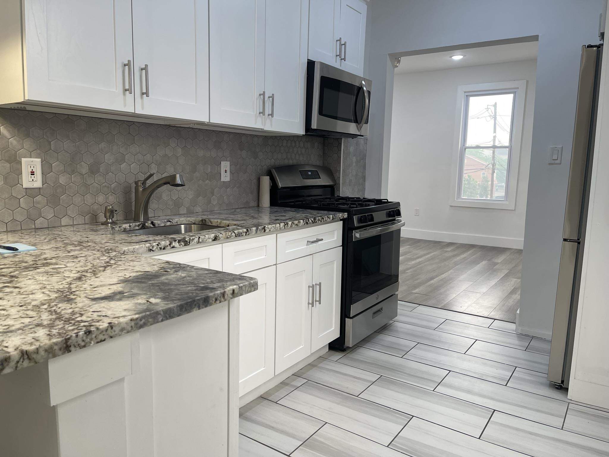 99 CLINTON AVE Unit: 2