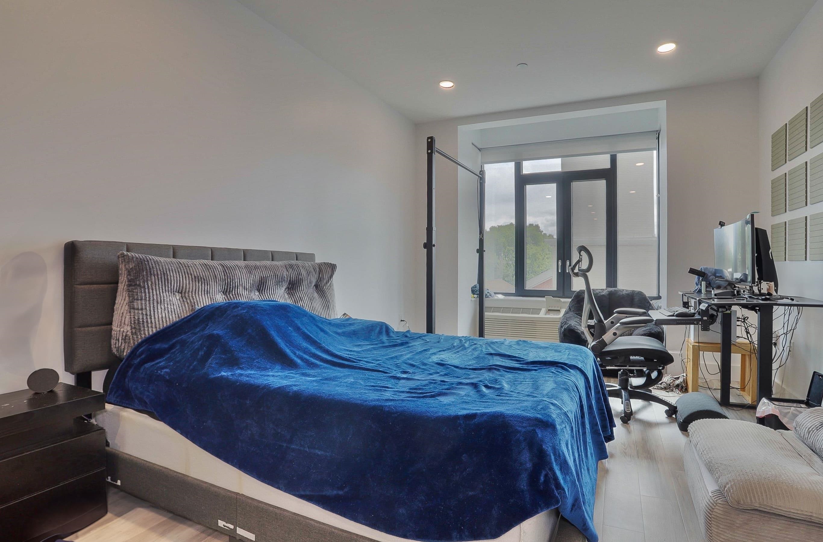 327 COMMUNIPAW AVE Unit: 304