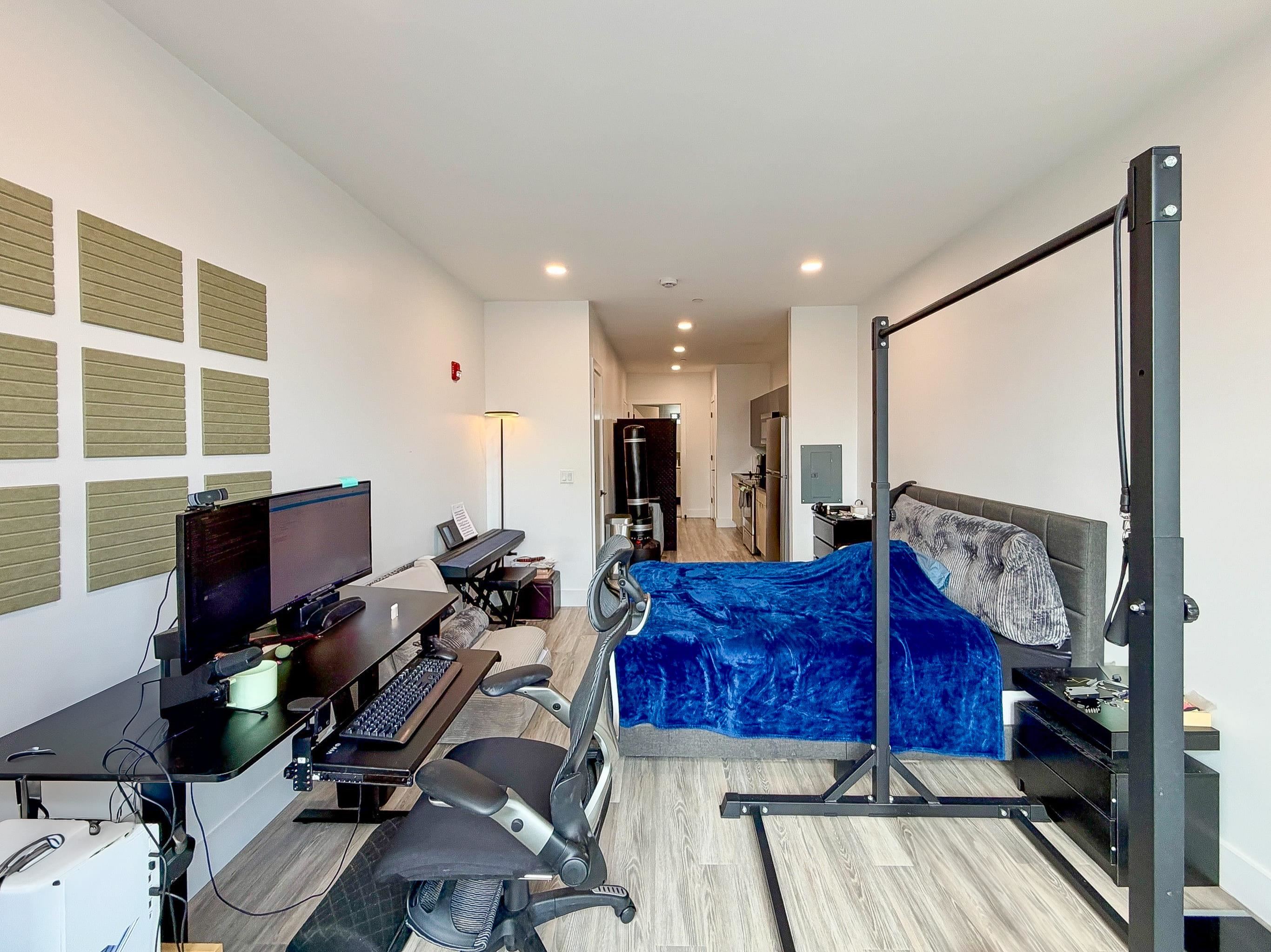 327 COMMUNIPAW AVE Unit: 304