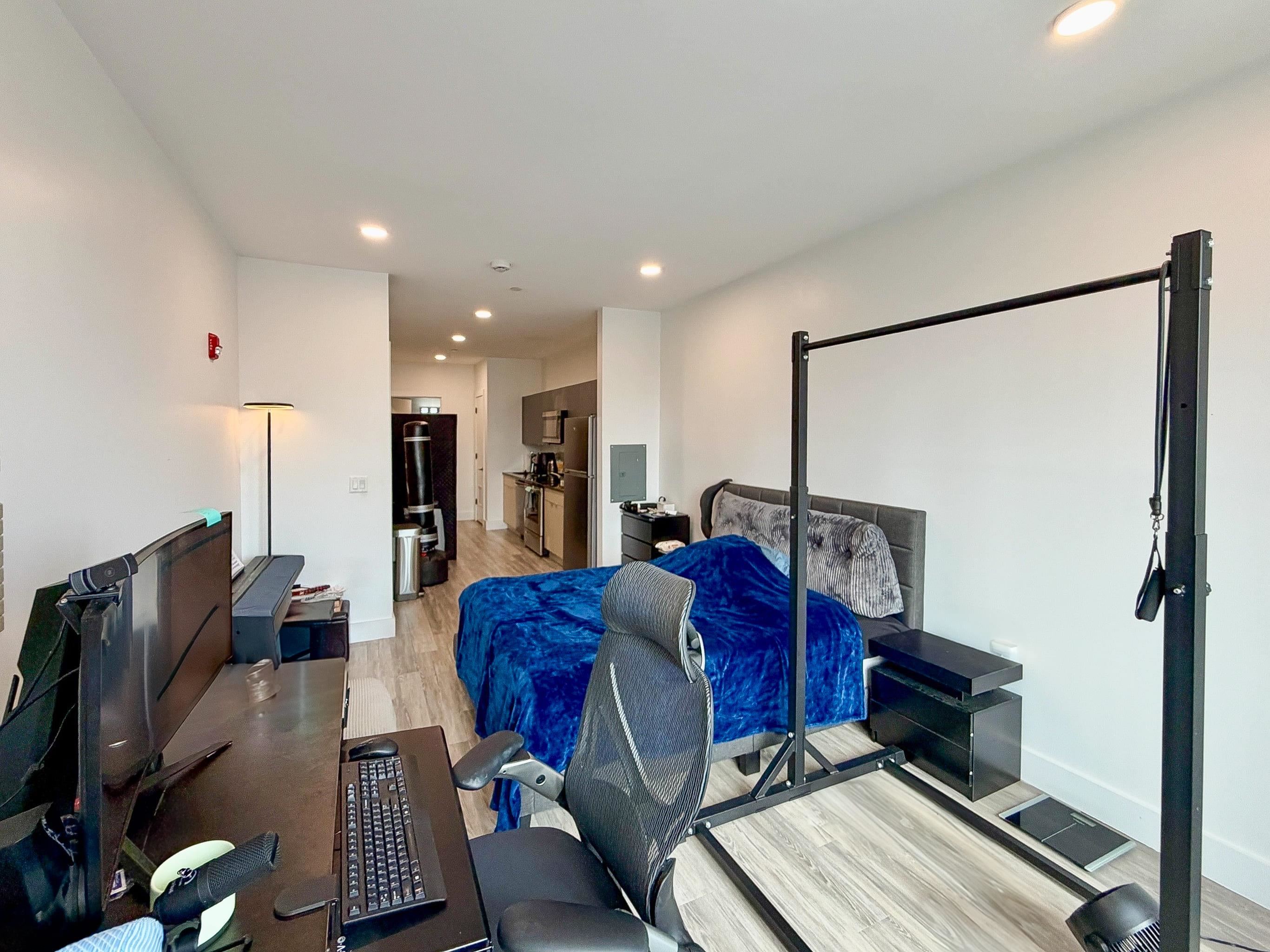 327 COMMUNIPAW AVE Unit: 304