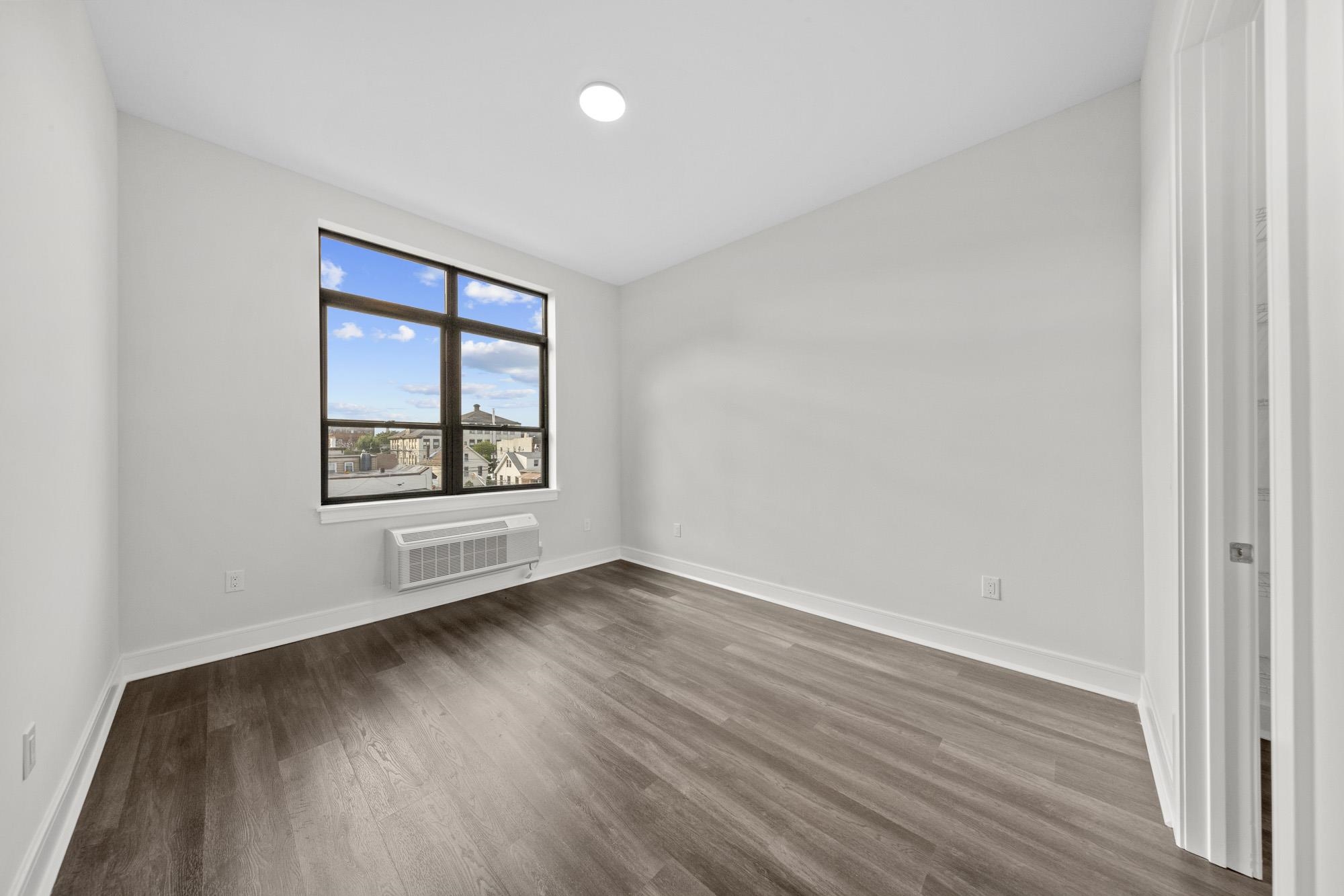 121 34TH ST Unit: 315
