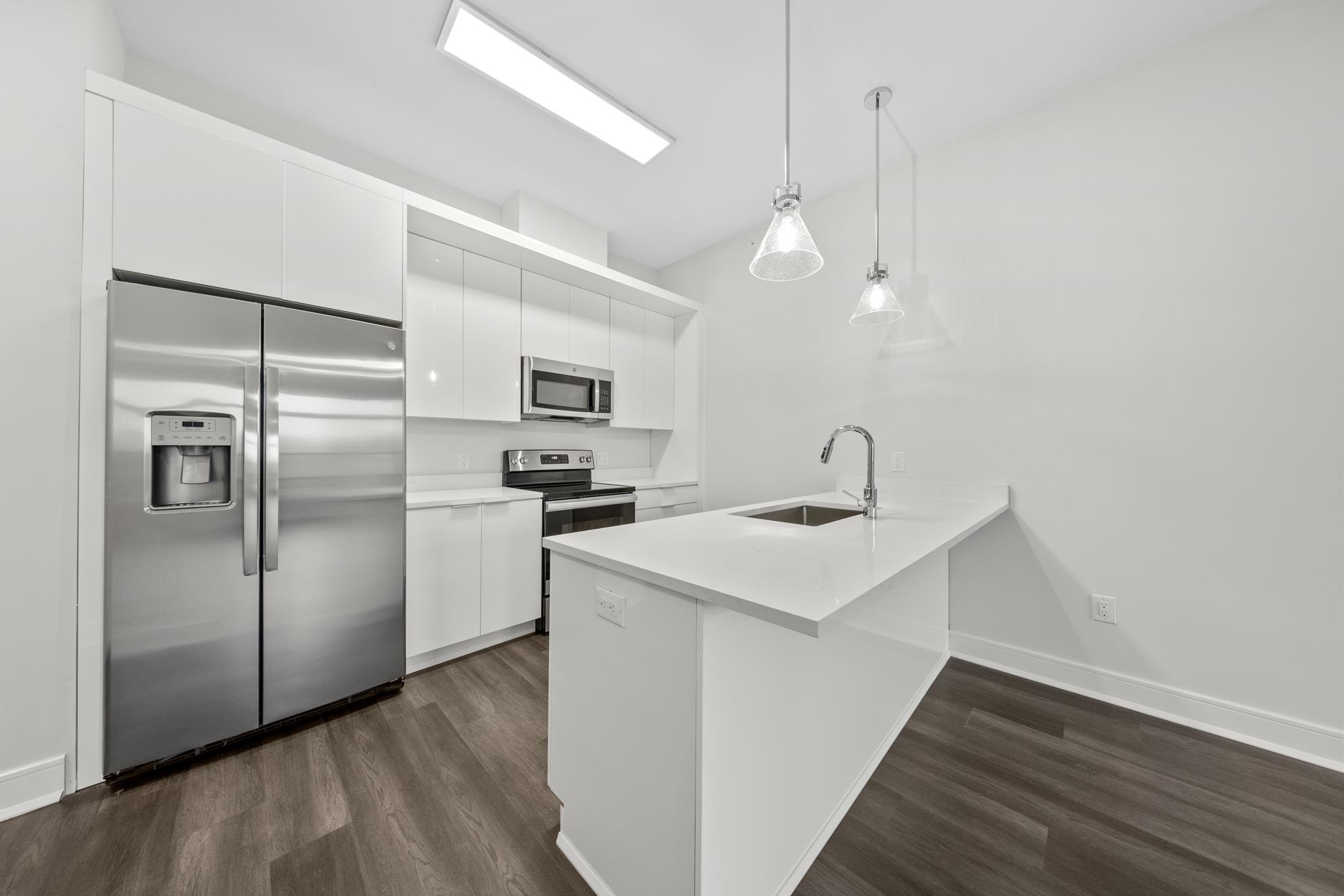 121 34TH ST Unit: 517