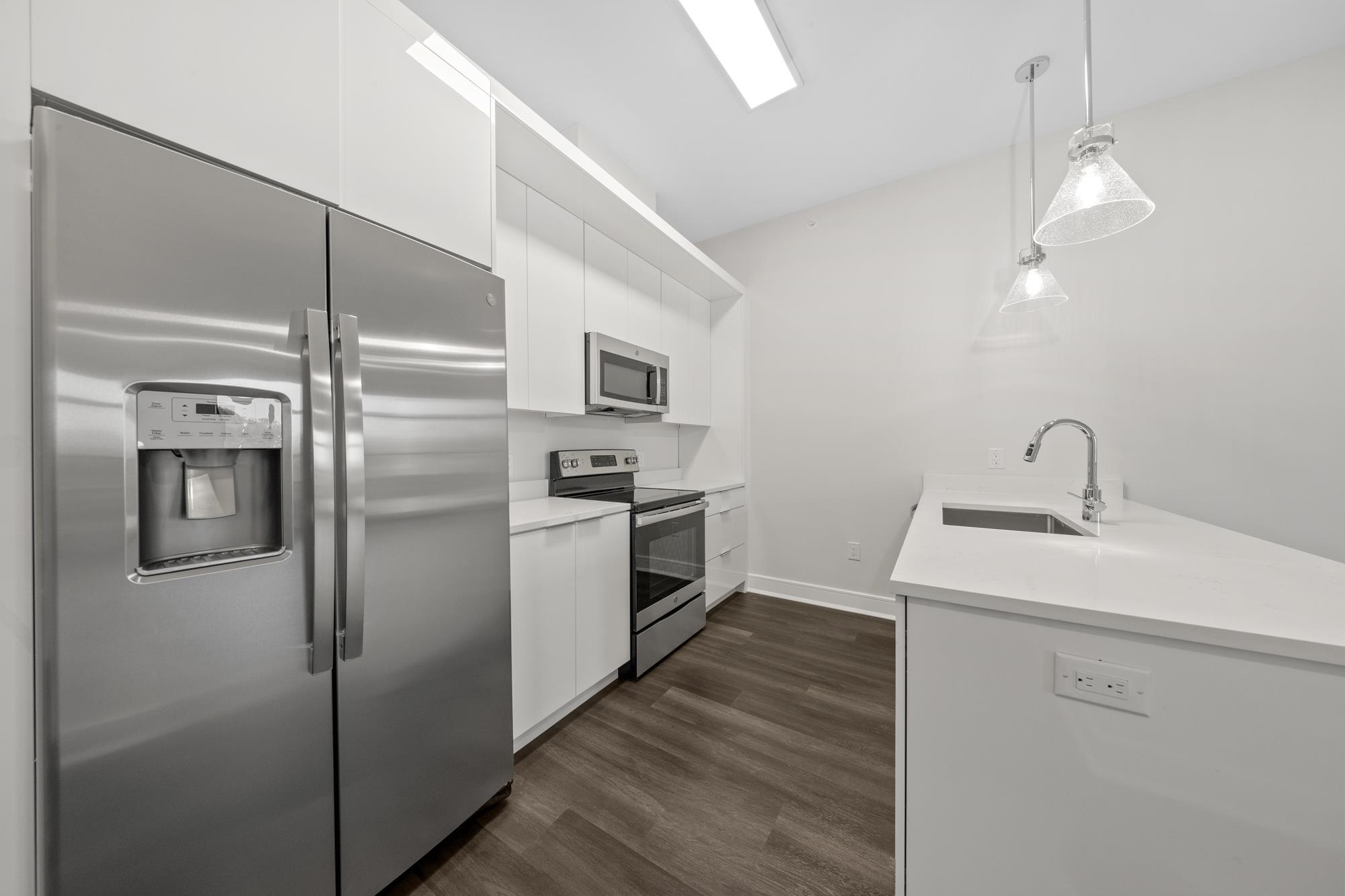 121 34TH ST Unit: 517