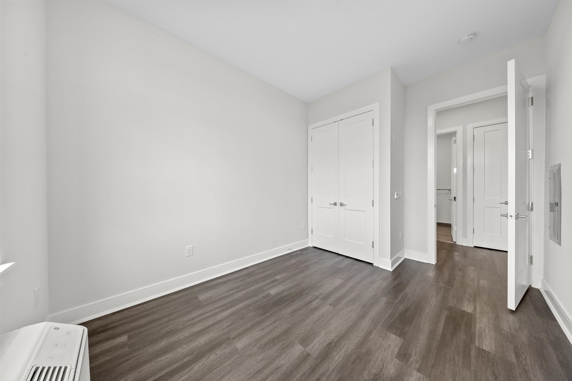 121 34TH ST Unit: 517