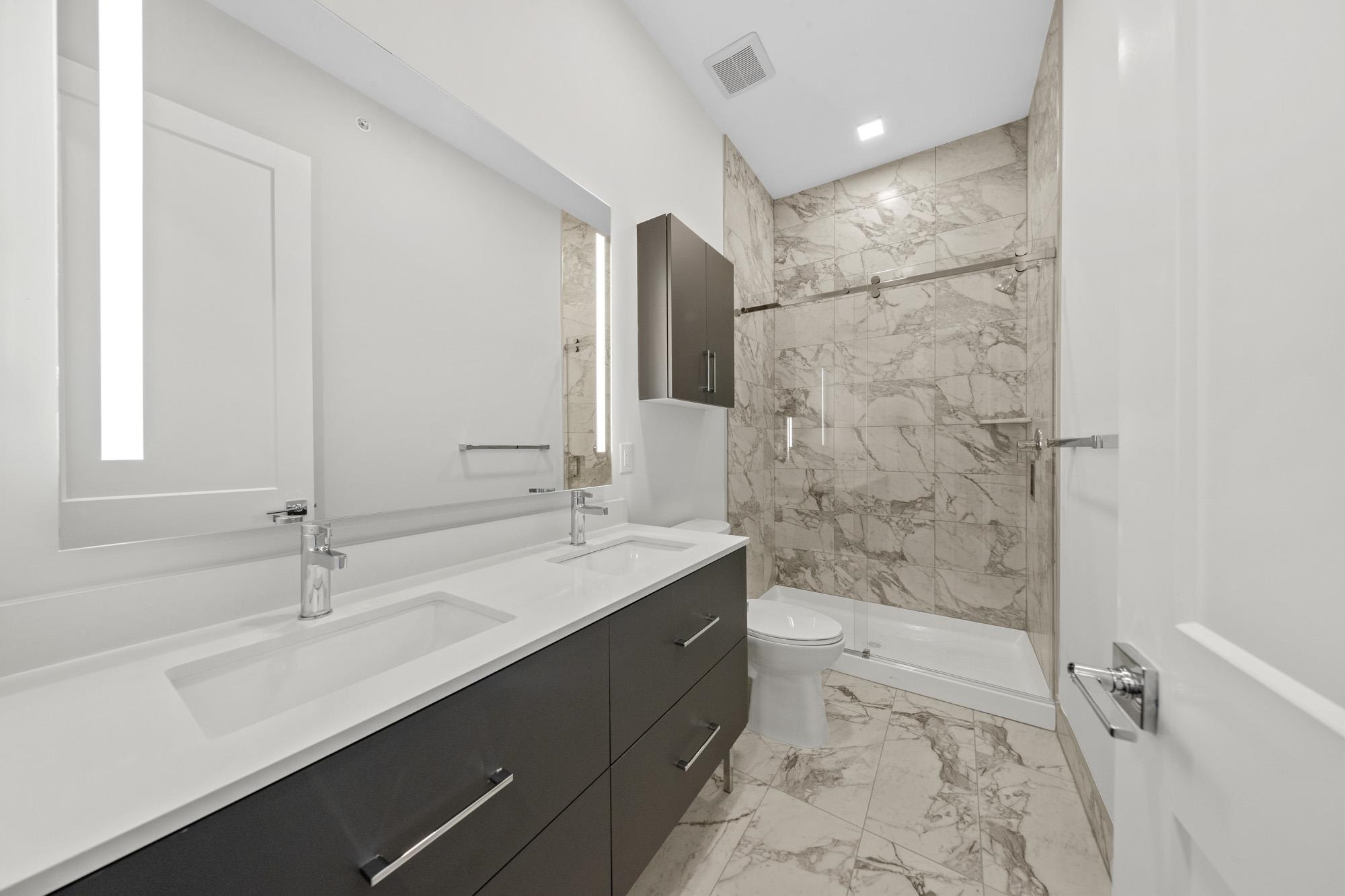 121 34TH ST Unit: 517