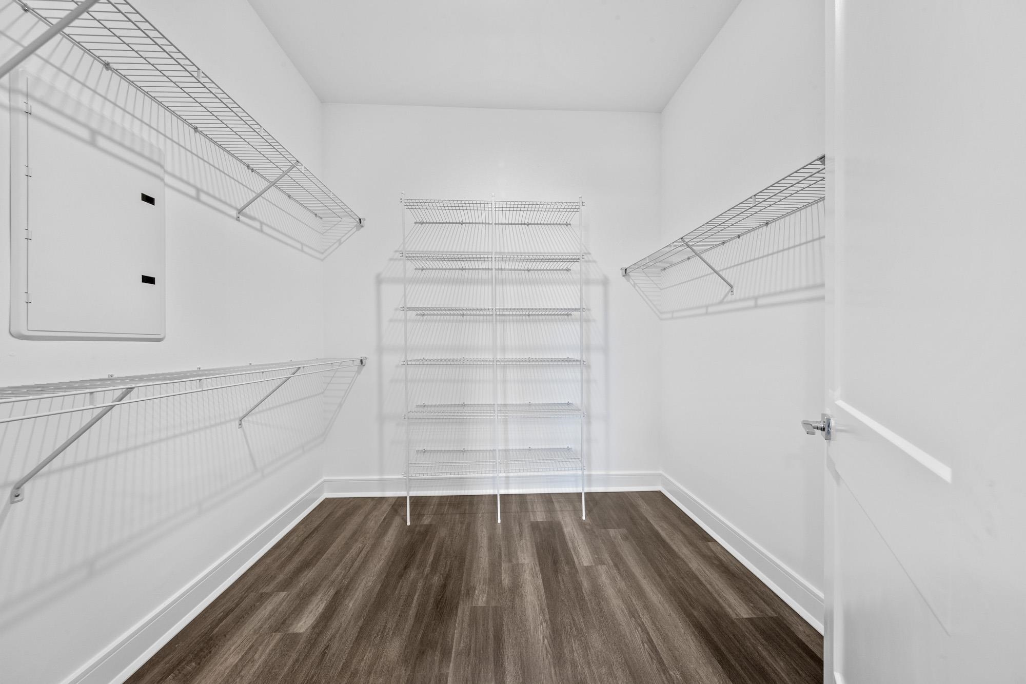 121 34TH ST Unit: 517