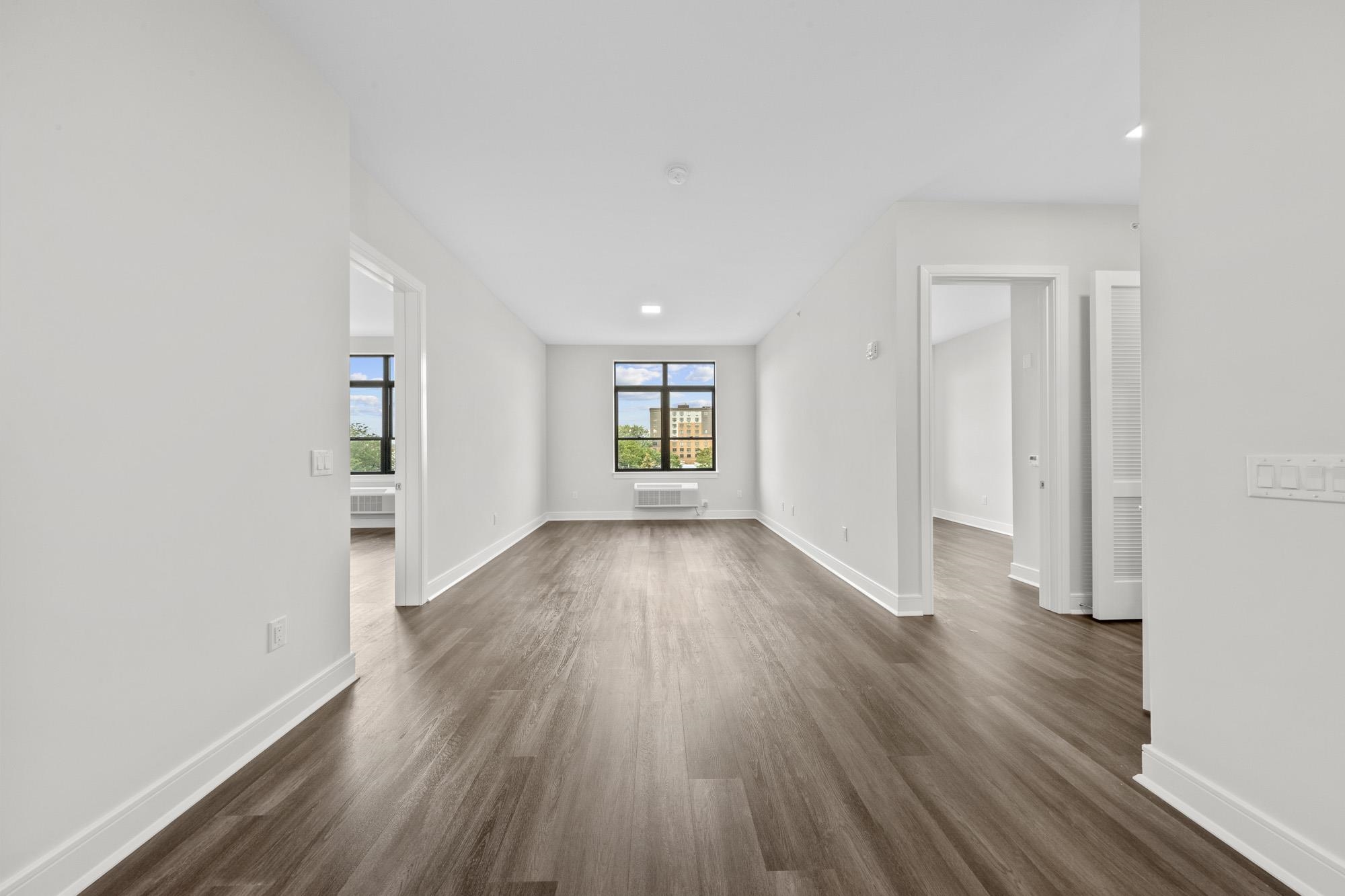121 34TH ST Unit: 517