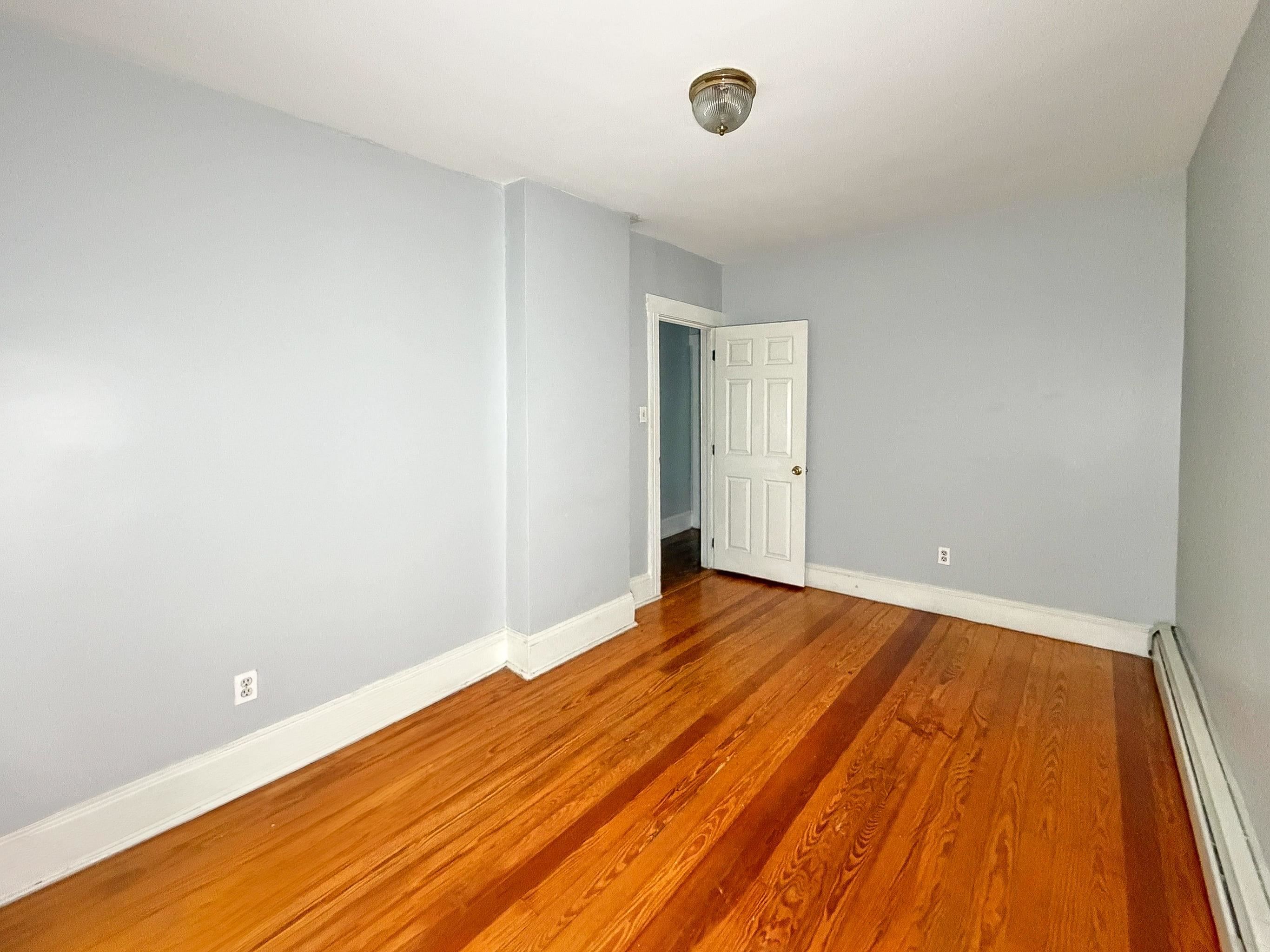 304 2ND ST Unit: 2R