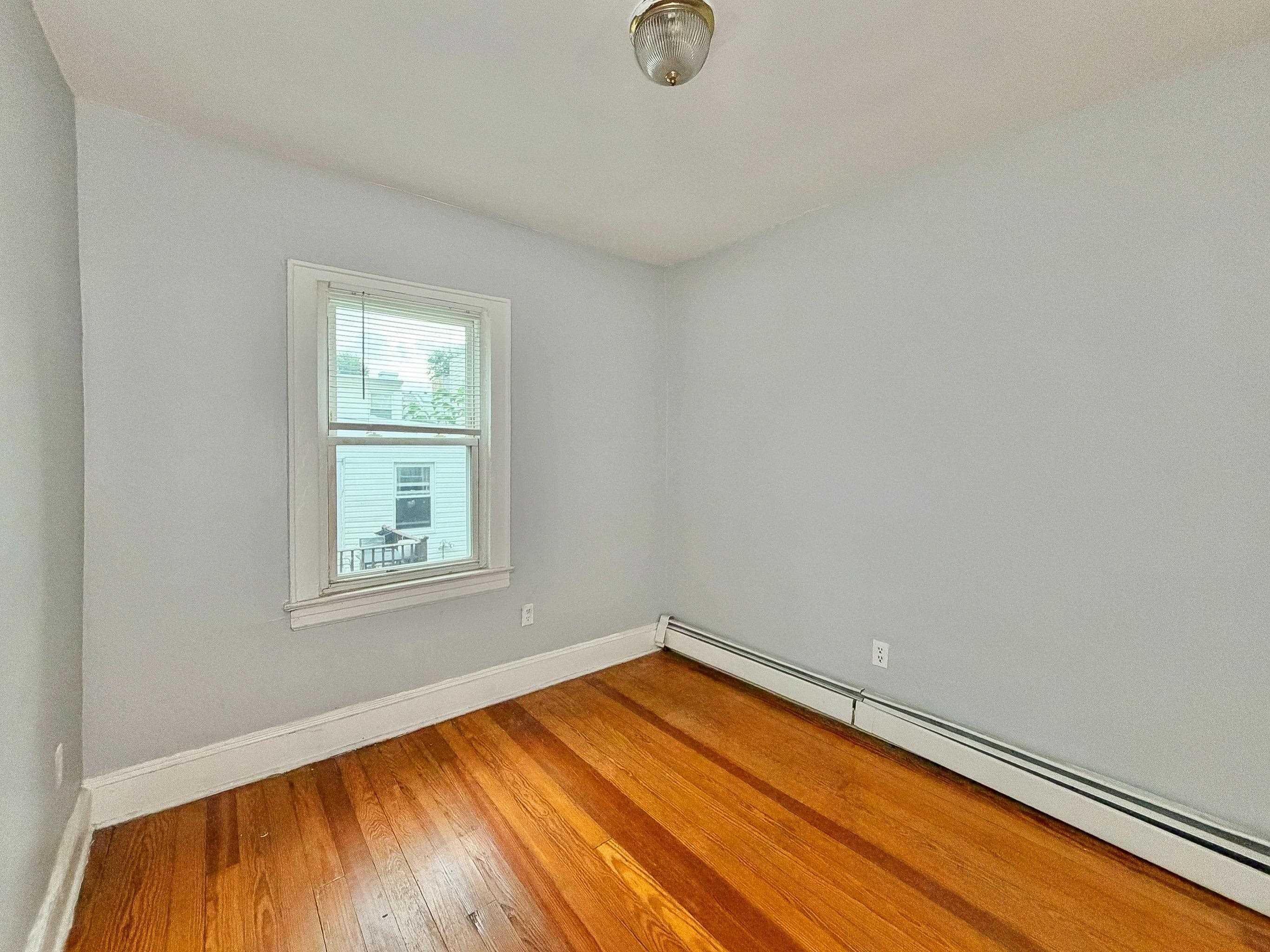 304 2ND ST Unit: 2R