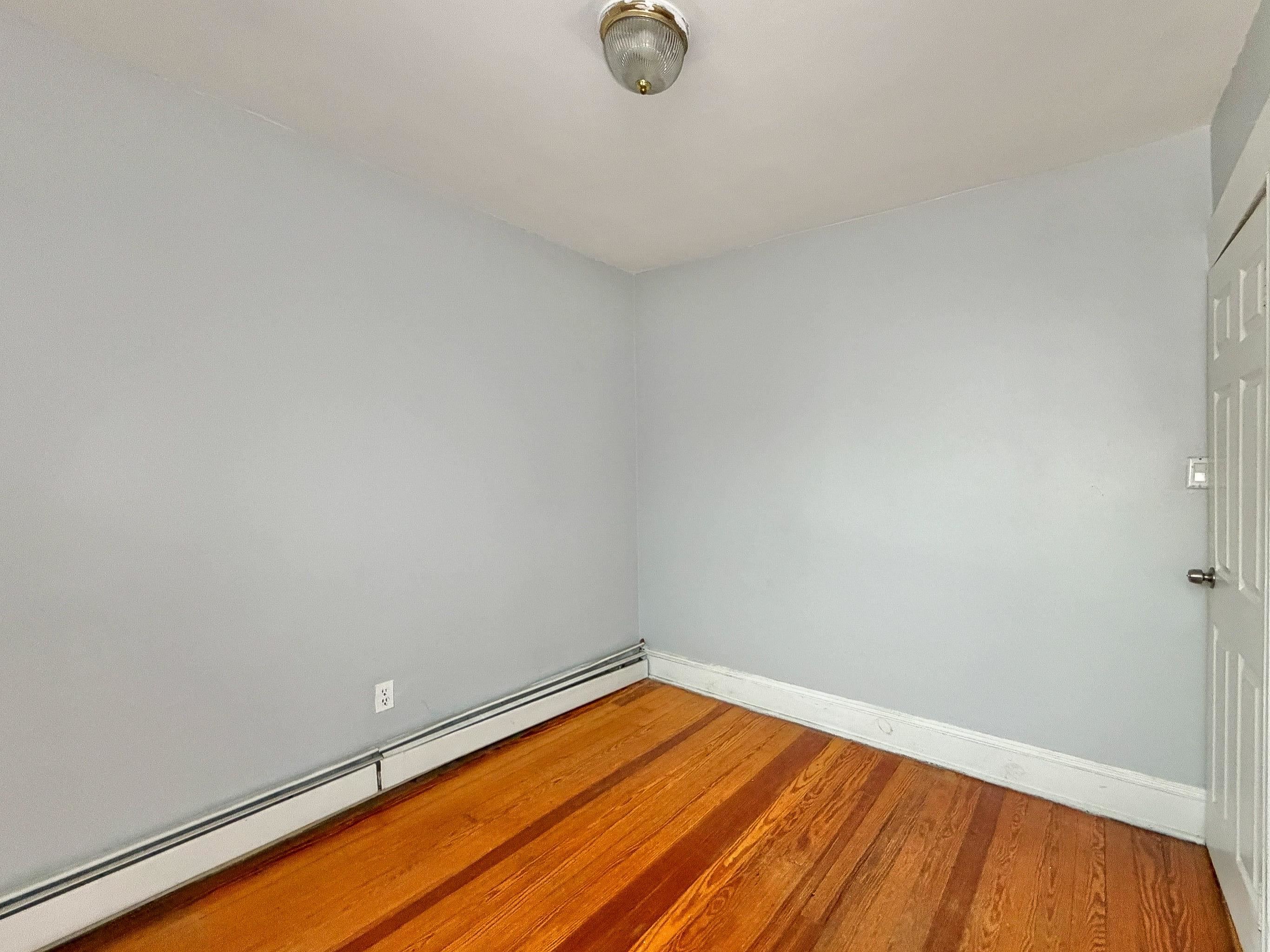 304 2ND ST Unit: 2R