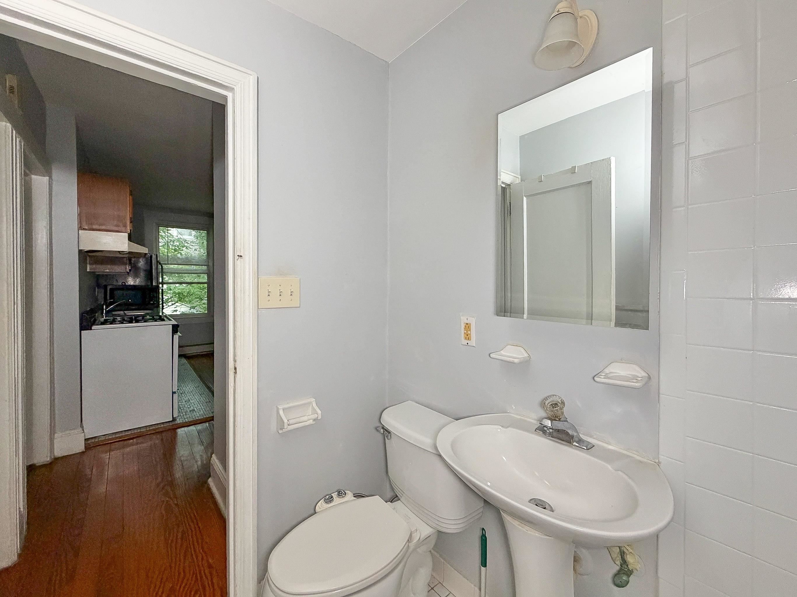 304 2ND ST Unit: 2R