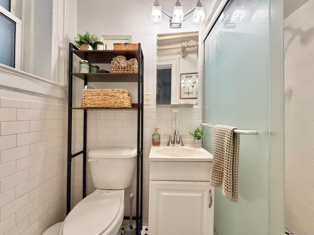 733 PARK AVE Unit: G