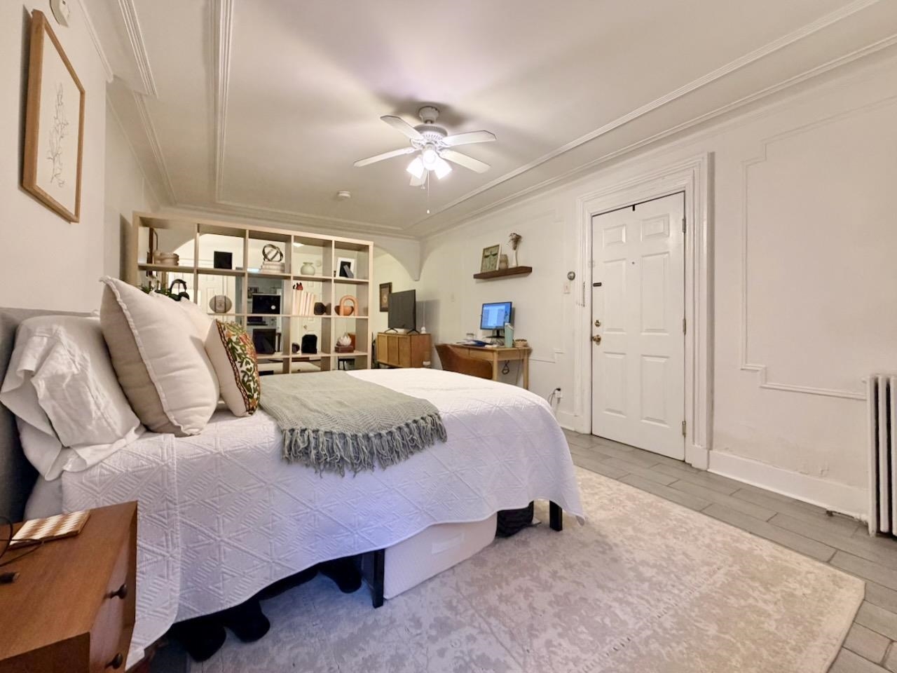 733 PARK AVE Unit: G