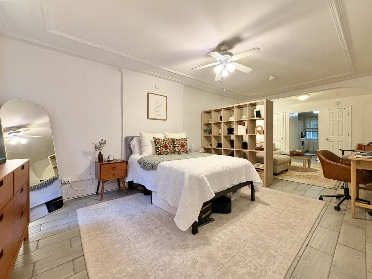 733 PARK AVE Unit: G