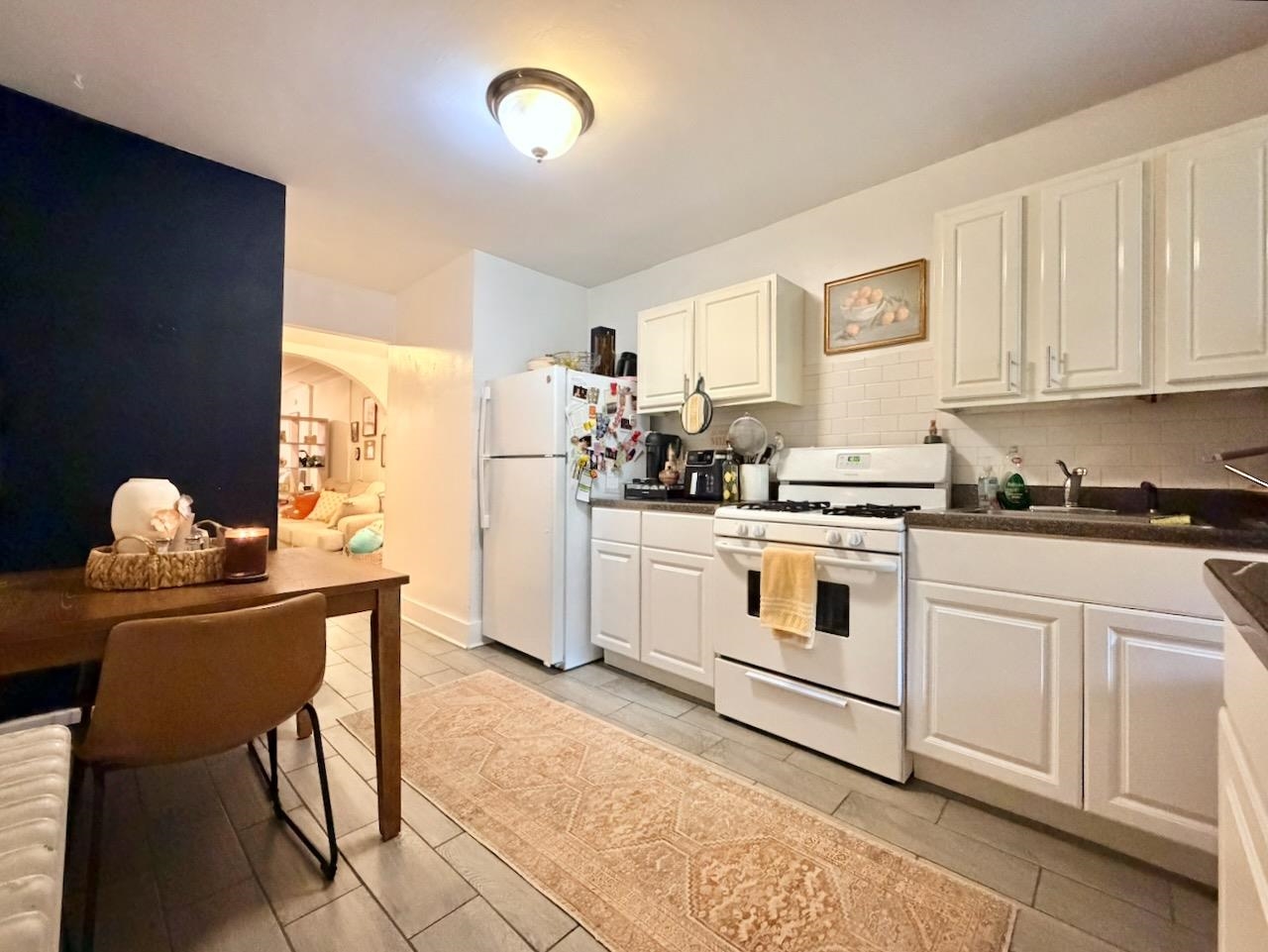 733 PARK AVE Unit: G