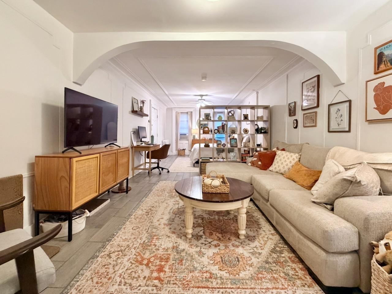 733 PARK AVE Unit: G