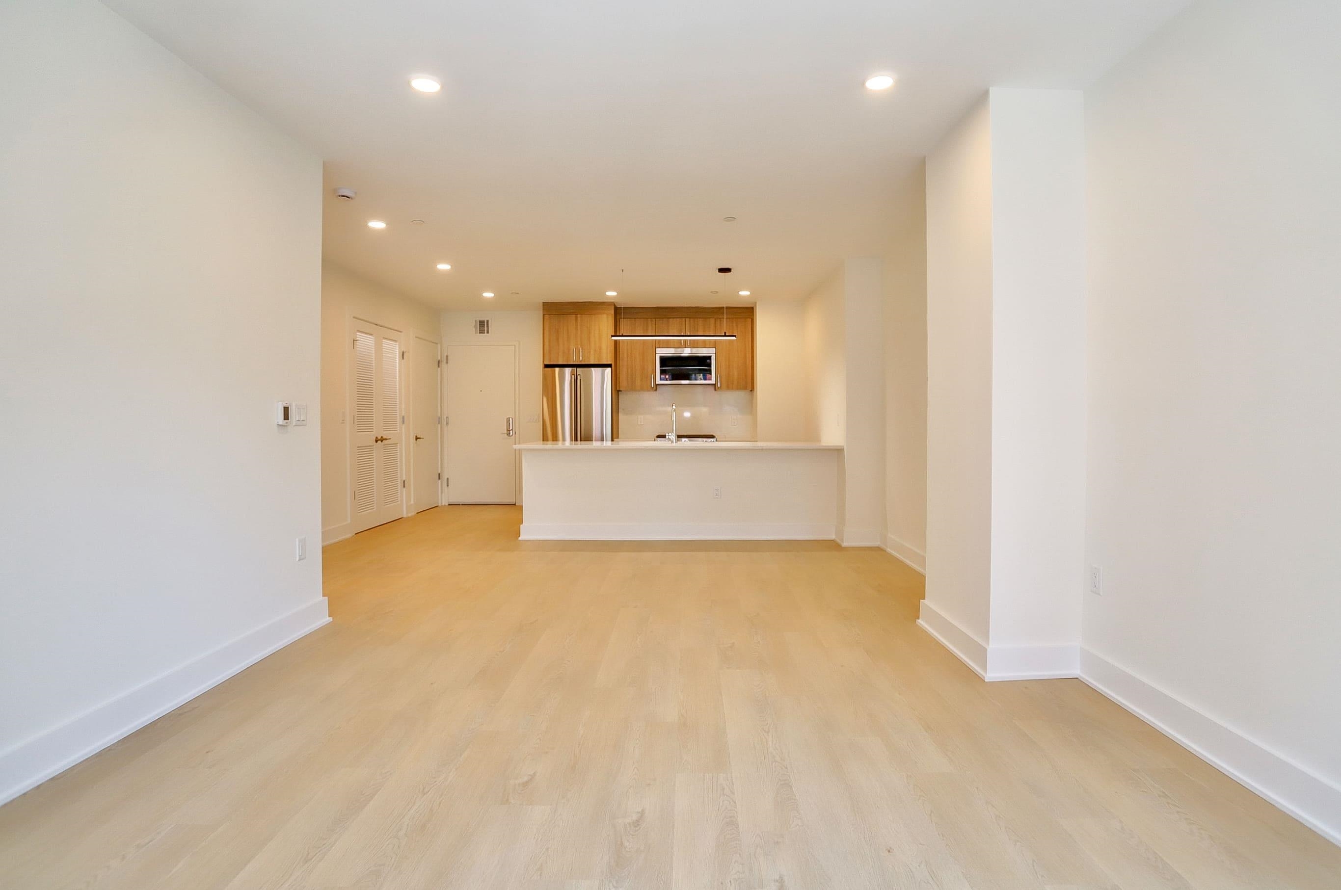 303 MADISON ST Unit: 402