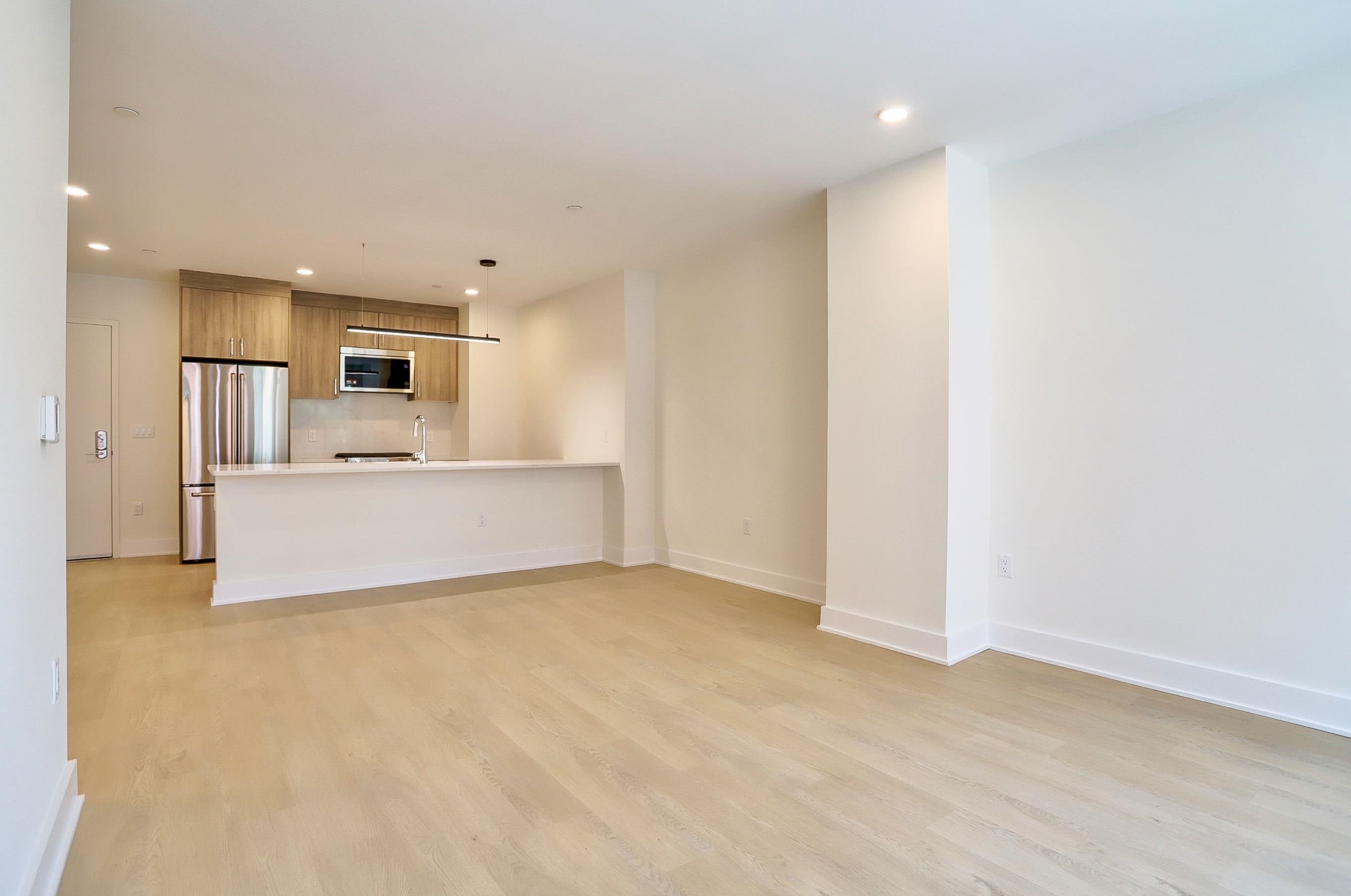 303 MADISON ST Unit: 402