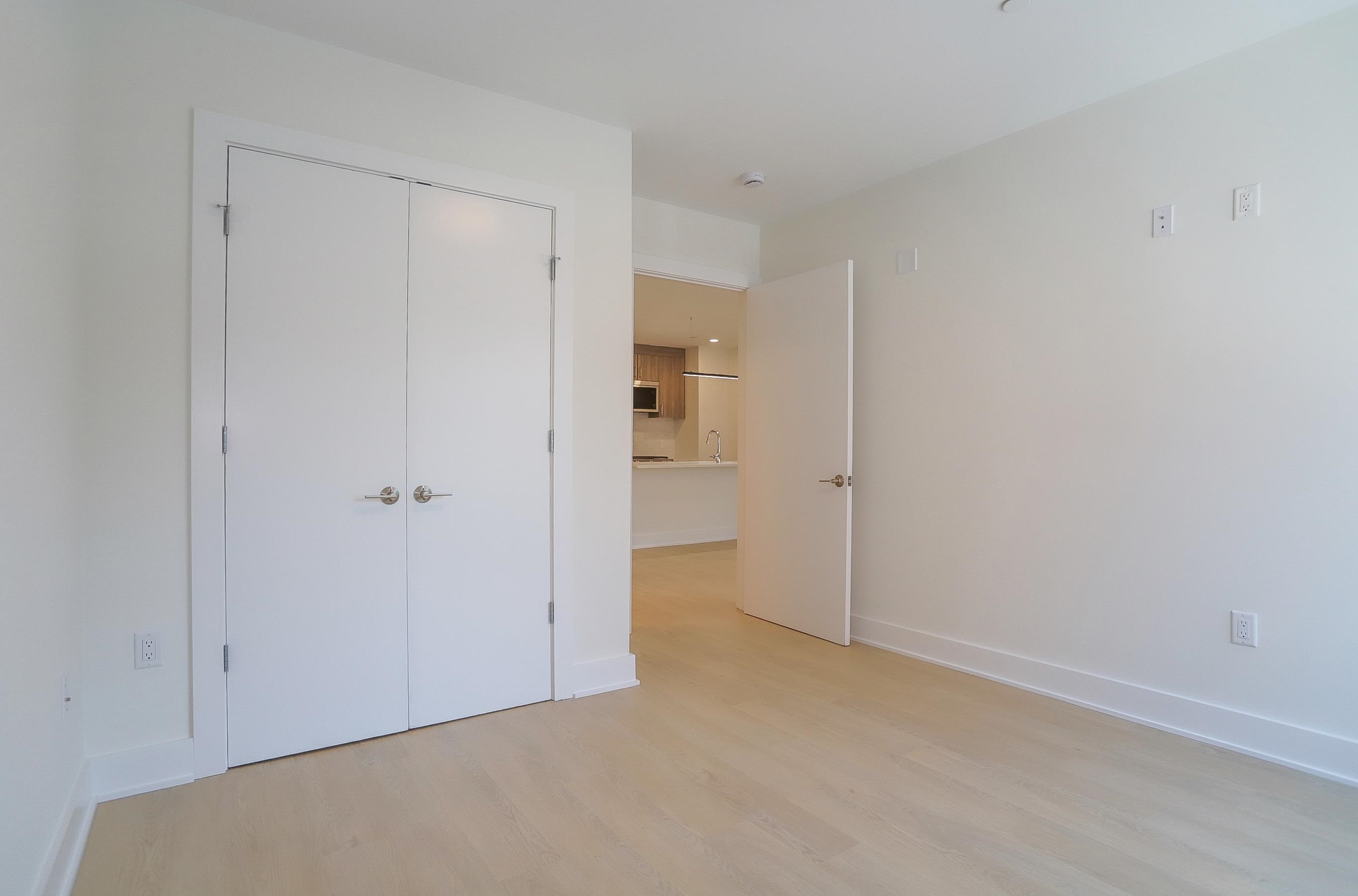 303 MADISON ST Unit: 402