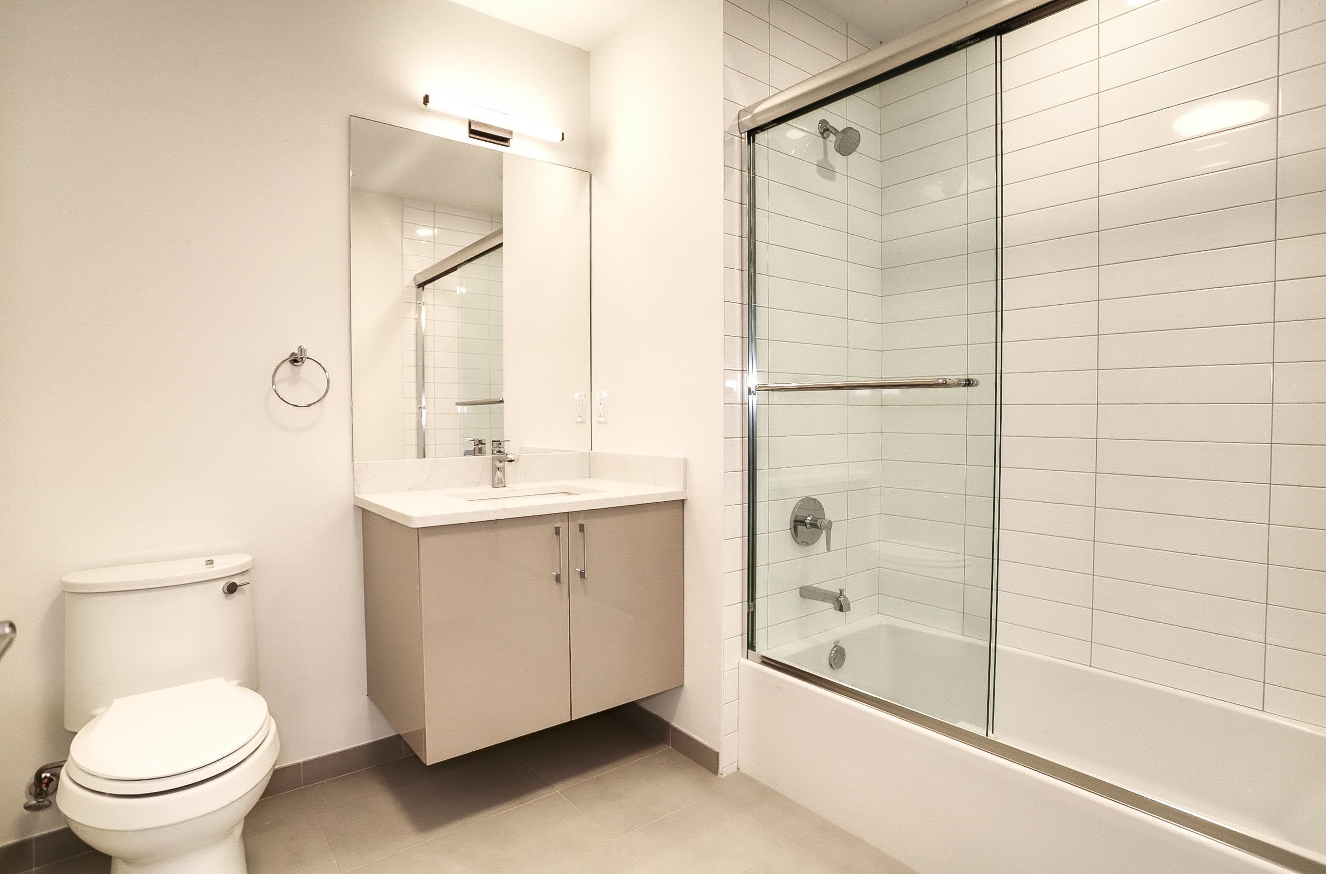 303 MADISON ST Unit: 402
