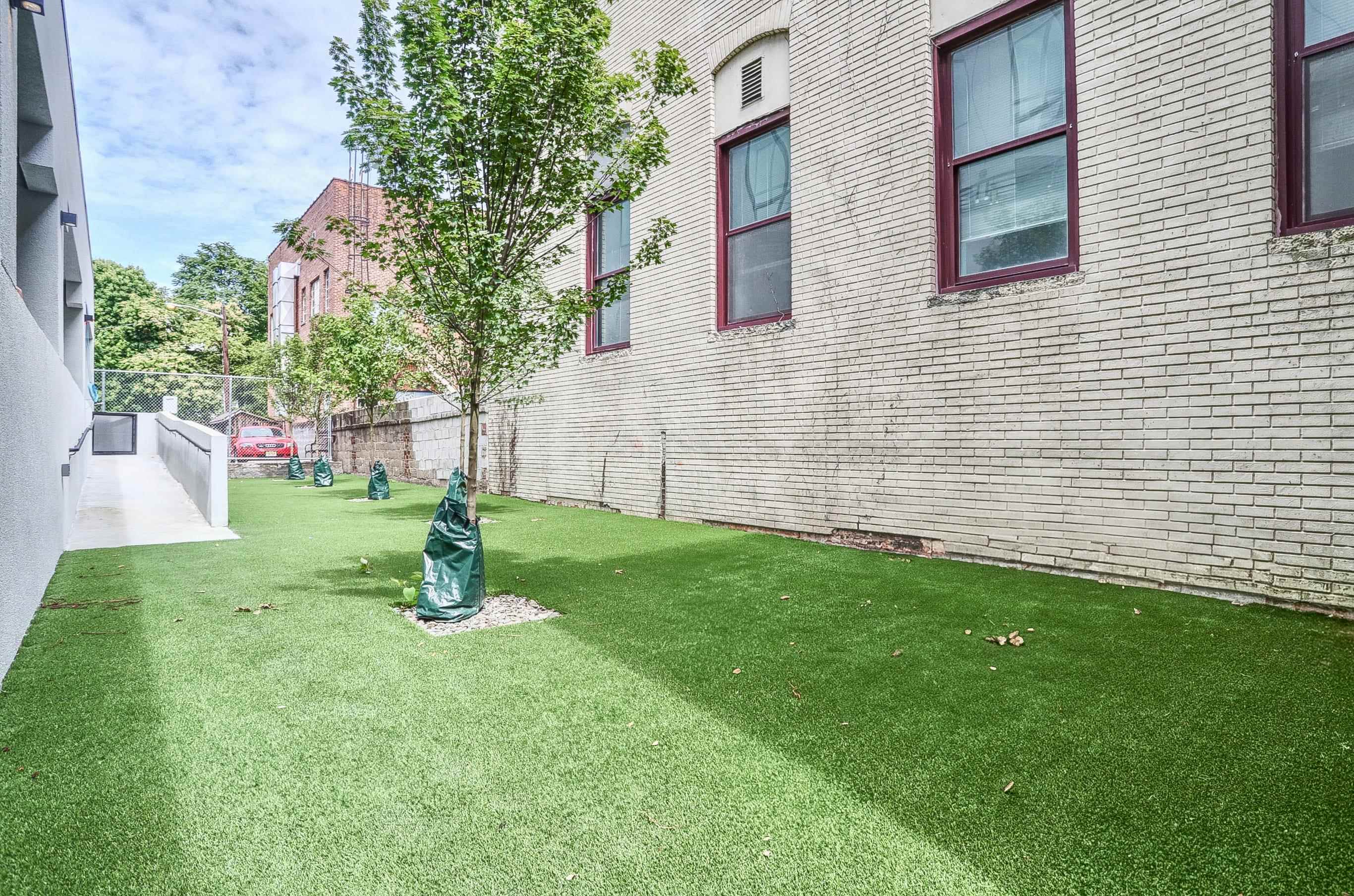 303 MADISON ST Unit: 402