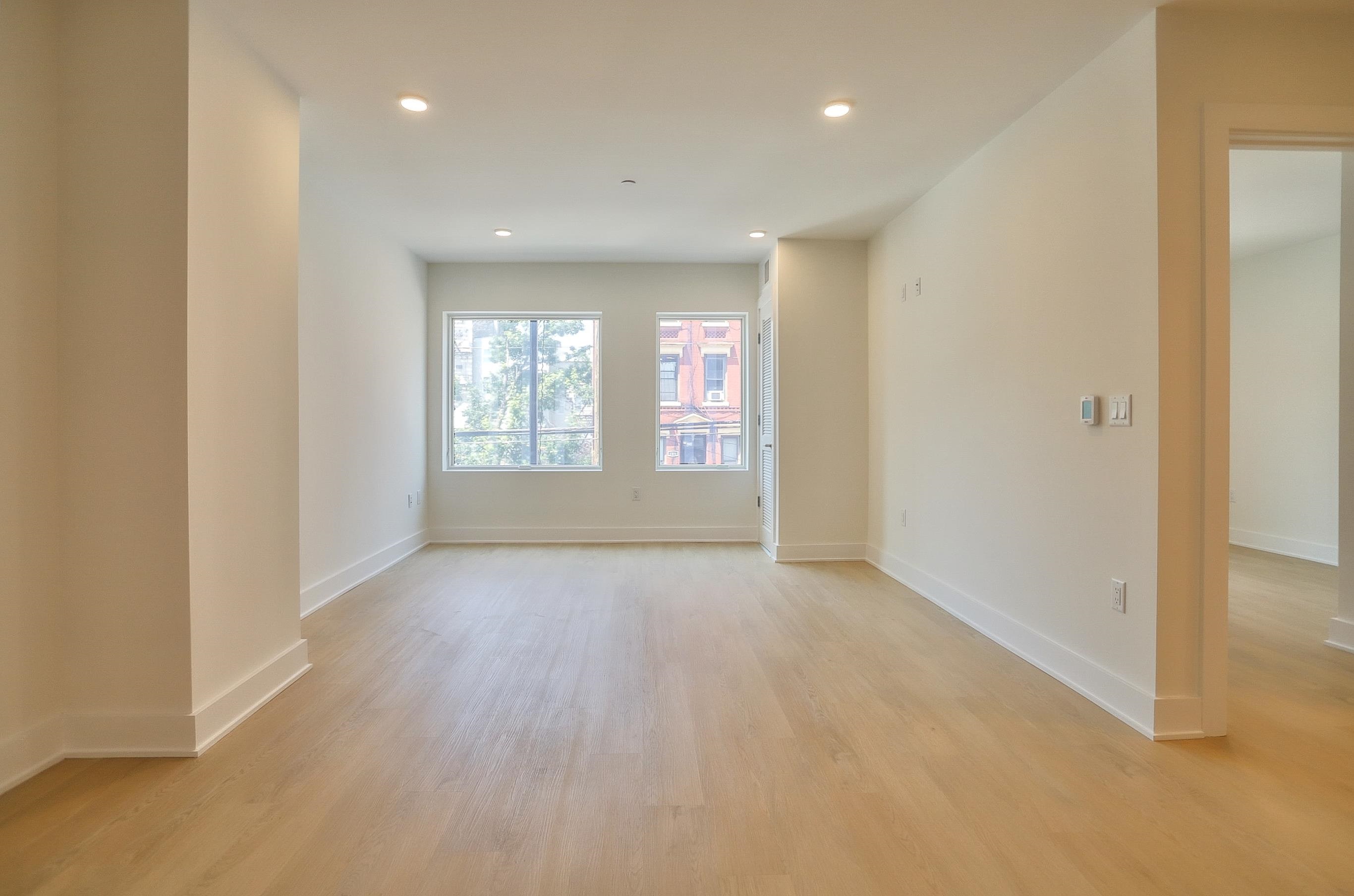 303 MADISON ST Unit: 402
