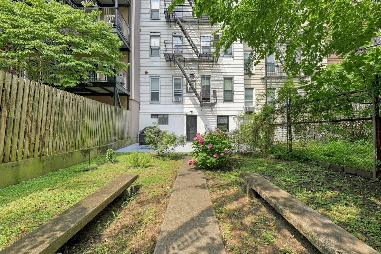 227 CLINTON ST