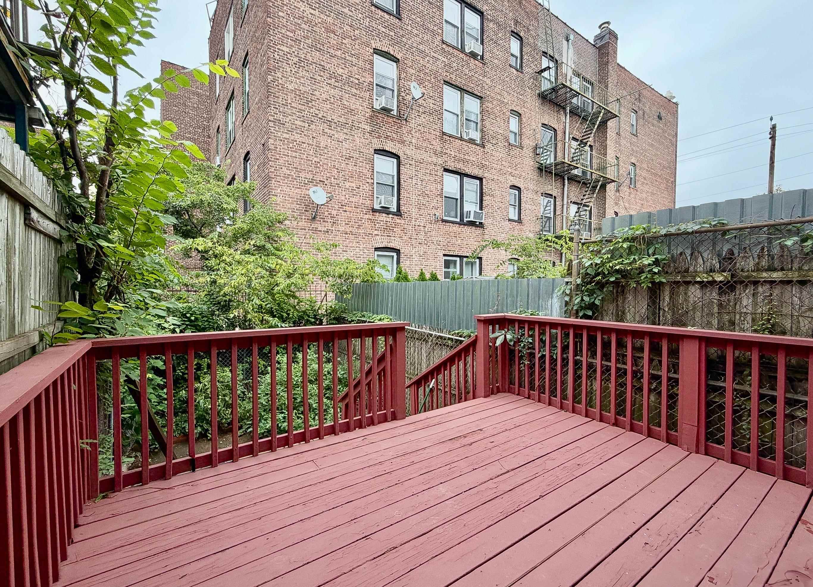 8 VAN NOSTRAND AVE