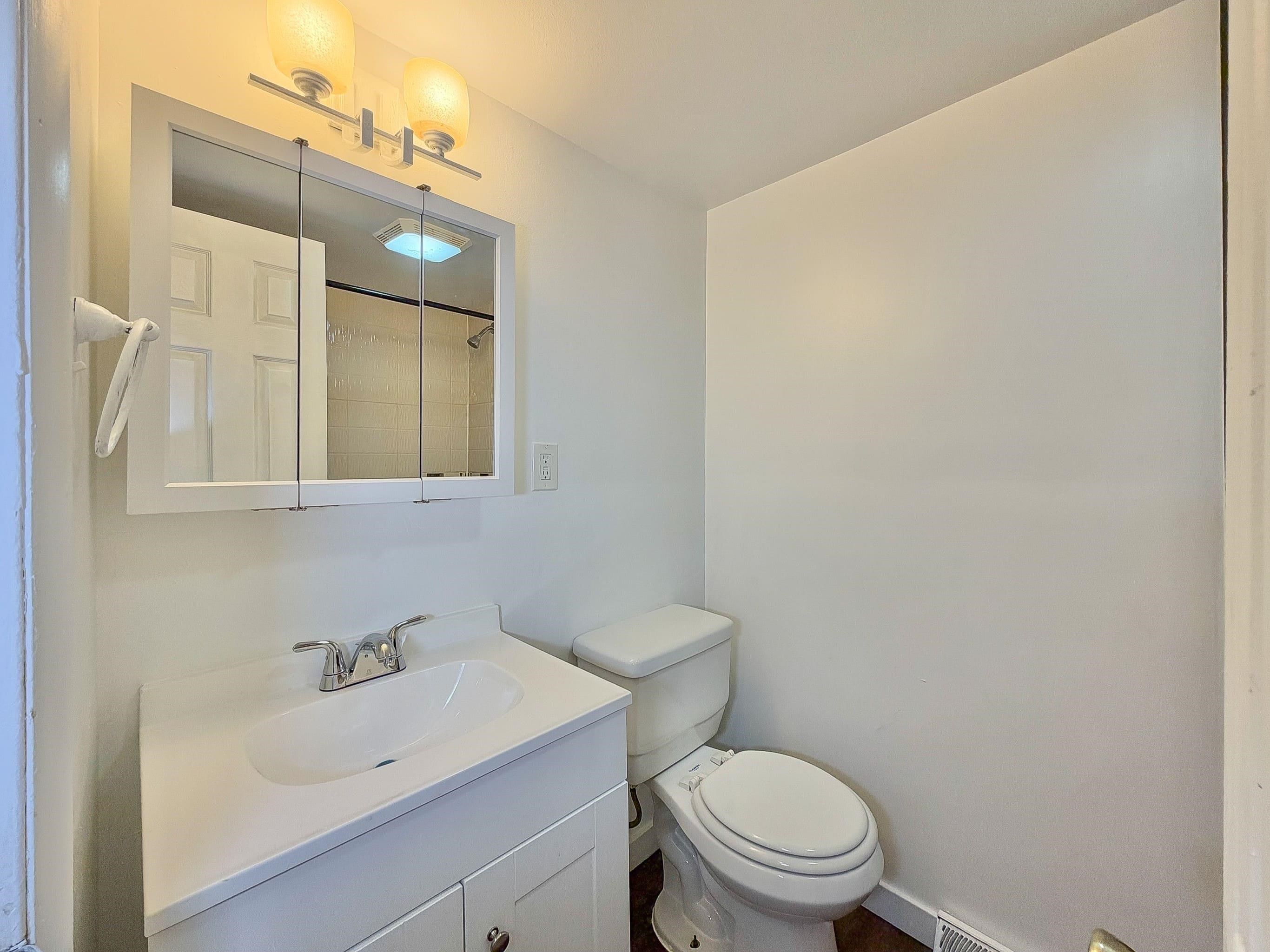 8 VAN NOSTRAND AVE