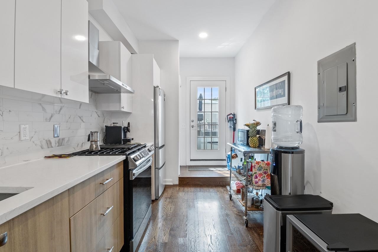 419 7TH ST Unit: 2