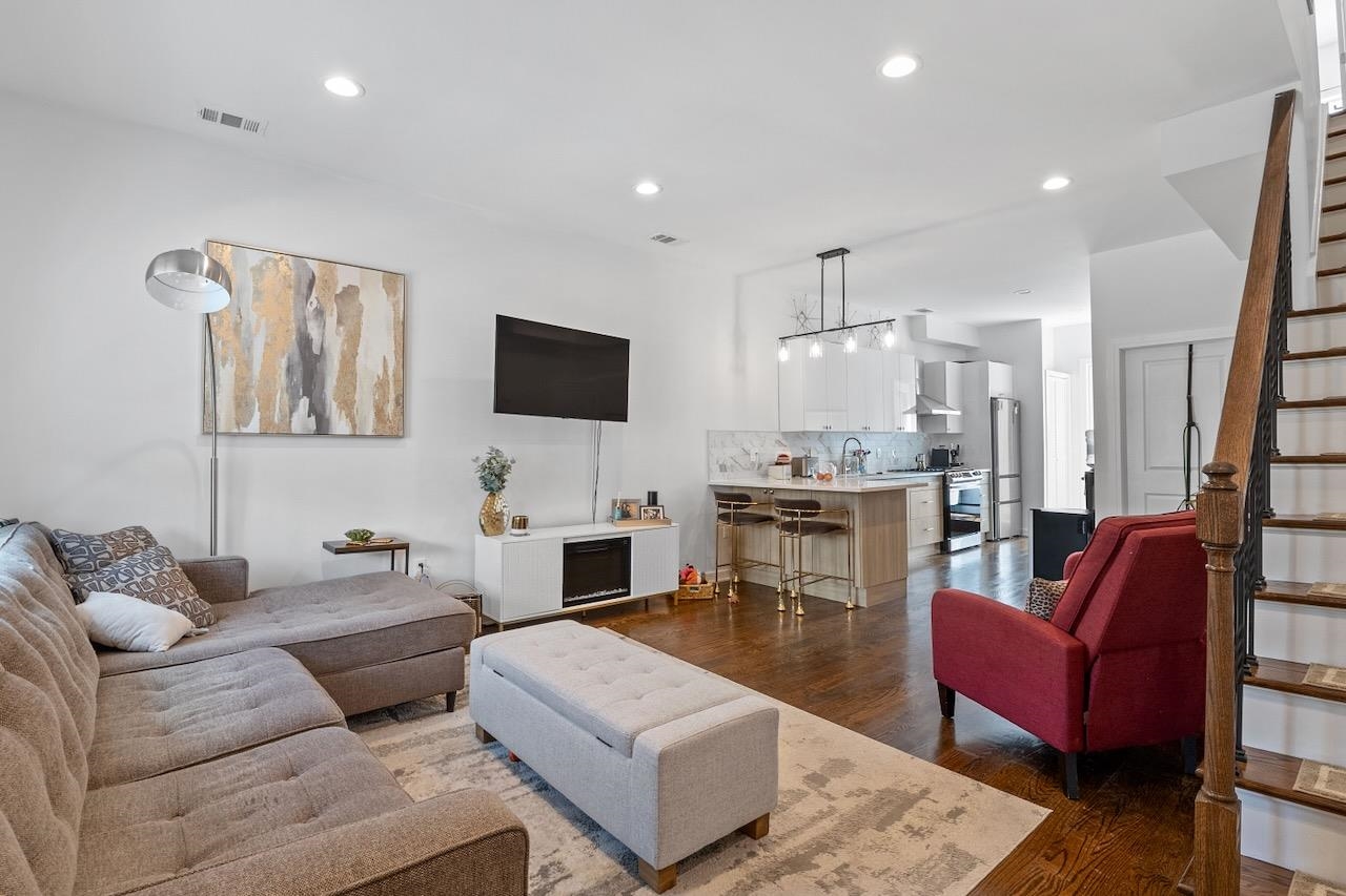 419 7TH ST Unit: 2