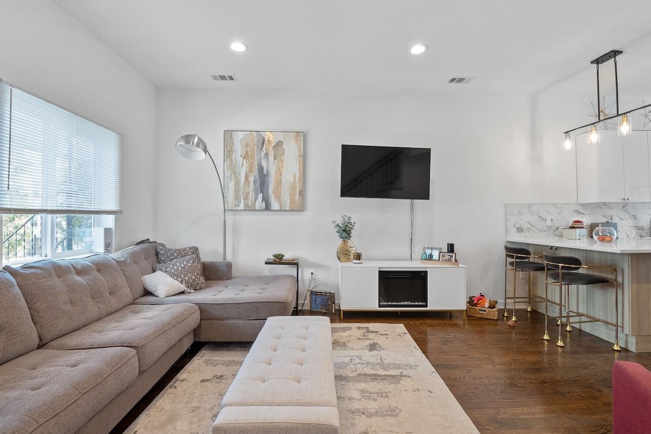 419 7TH ST Unit: 2