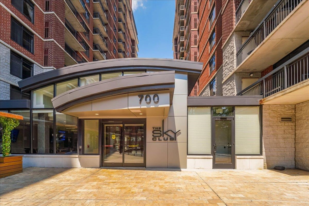700 1ST ST Unit: 8C