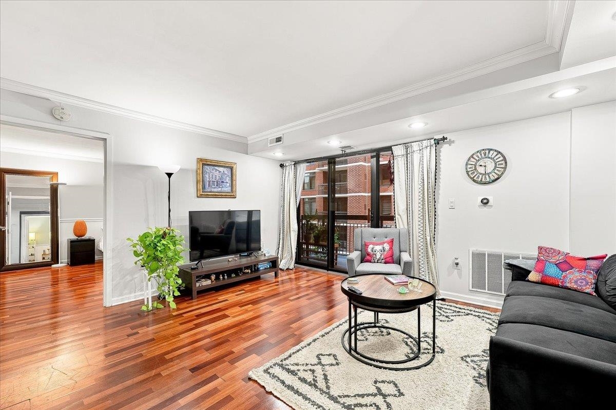700 1ST ST Unit: 8C
