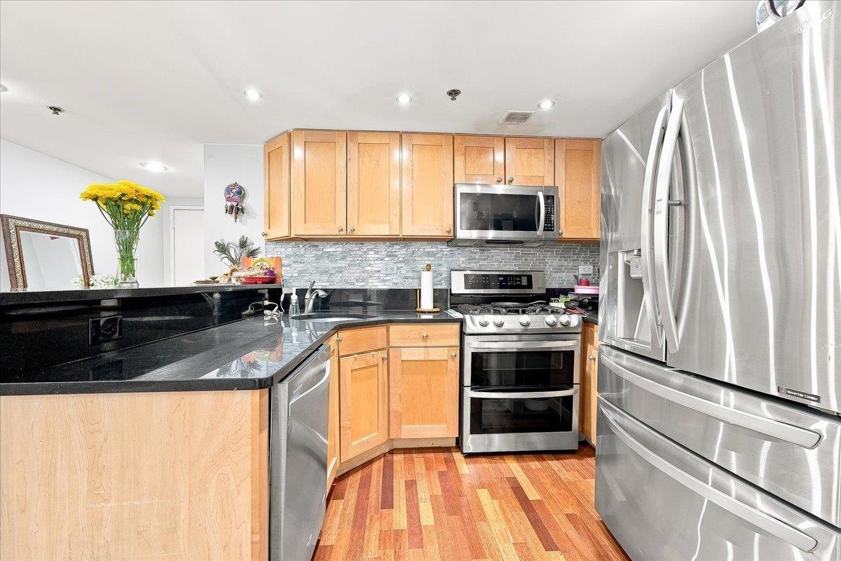 700 1ST ST Unit: 8C