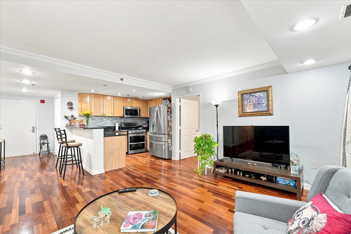 700 1ST ST Unit: 8C