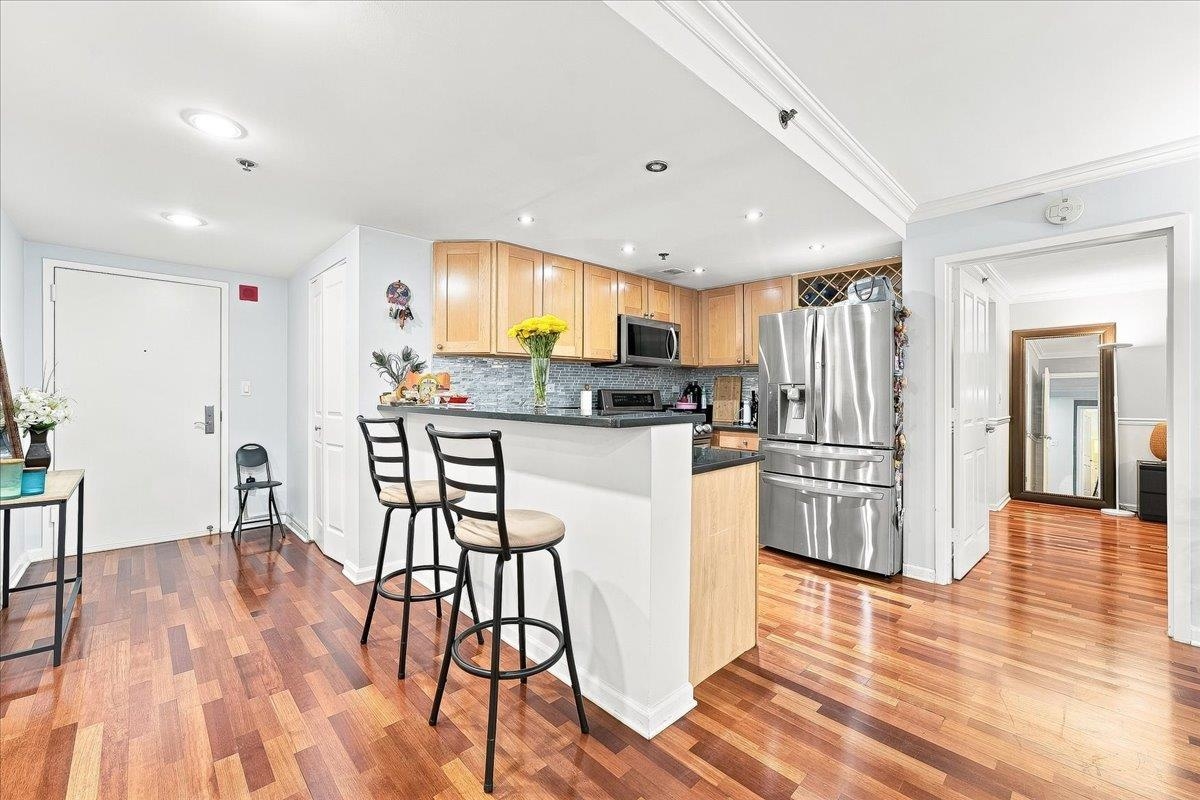 700 1ST ST Unit: 8C