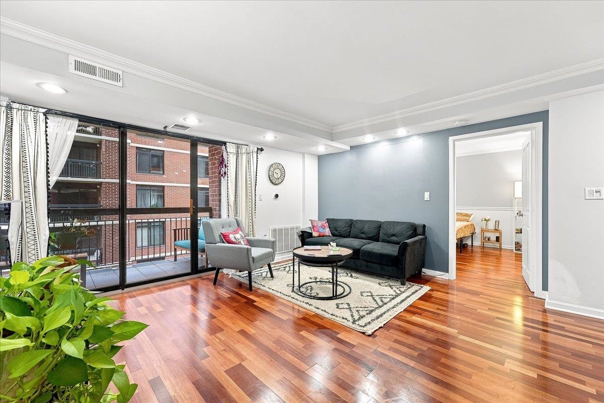 700 1ST ST Unit: 8C