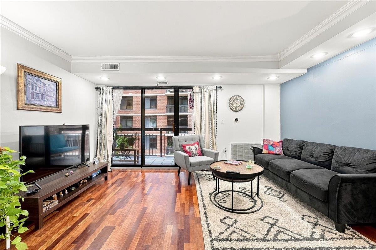 700 1ST ST Unit: 8C