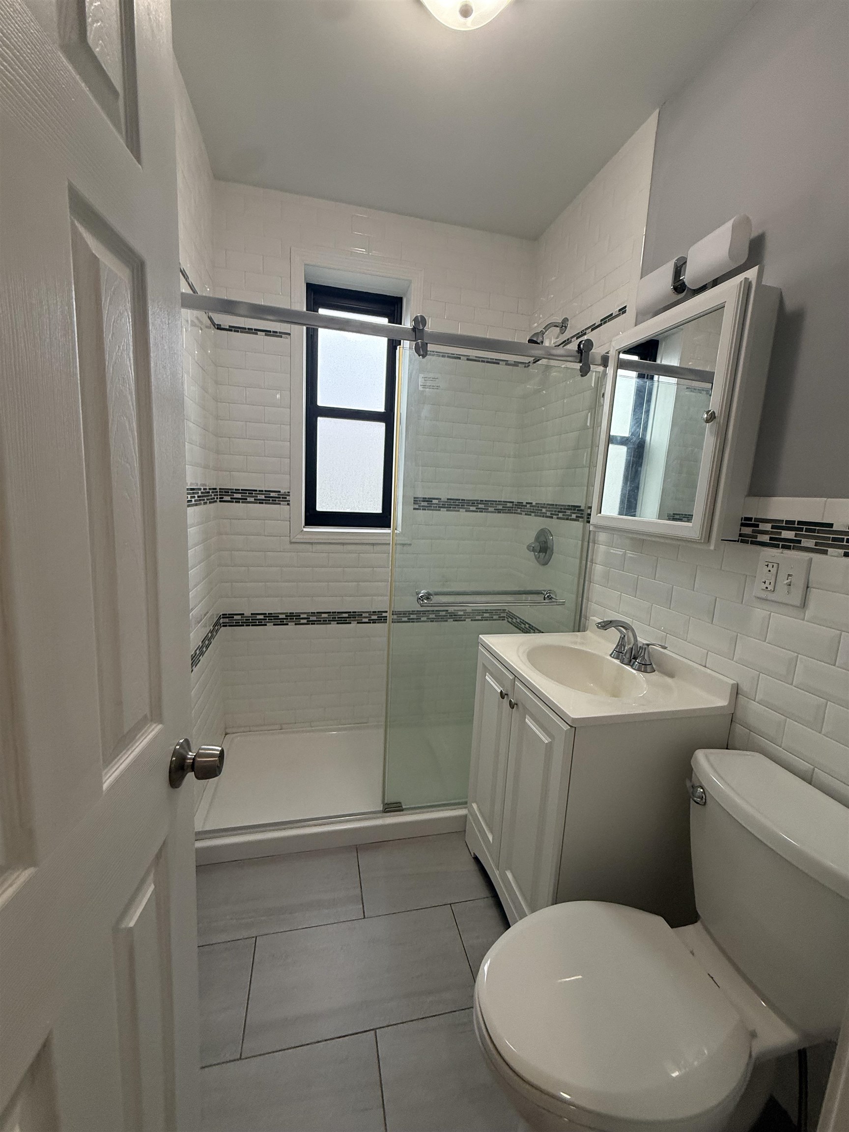 3726 PARK AVE Unit: E5