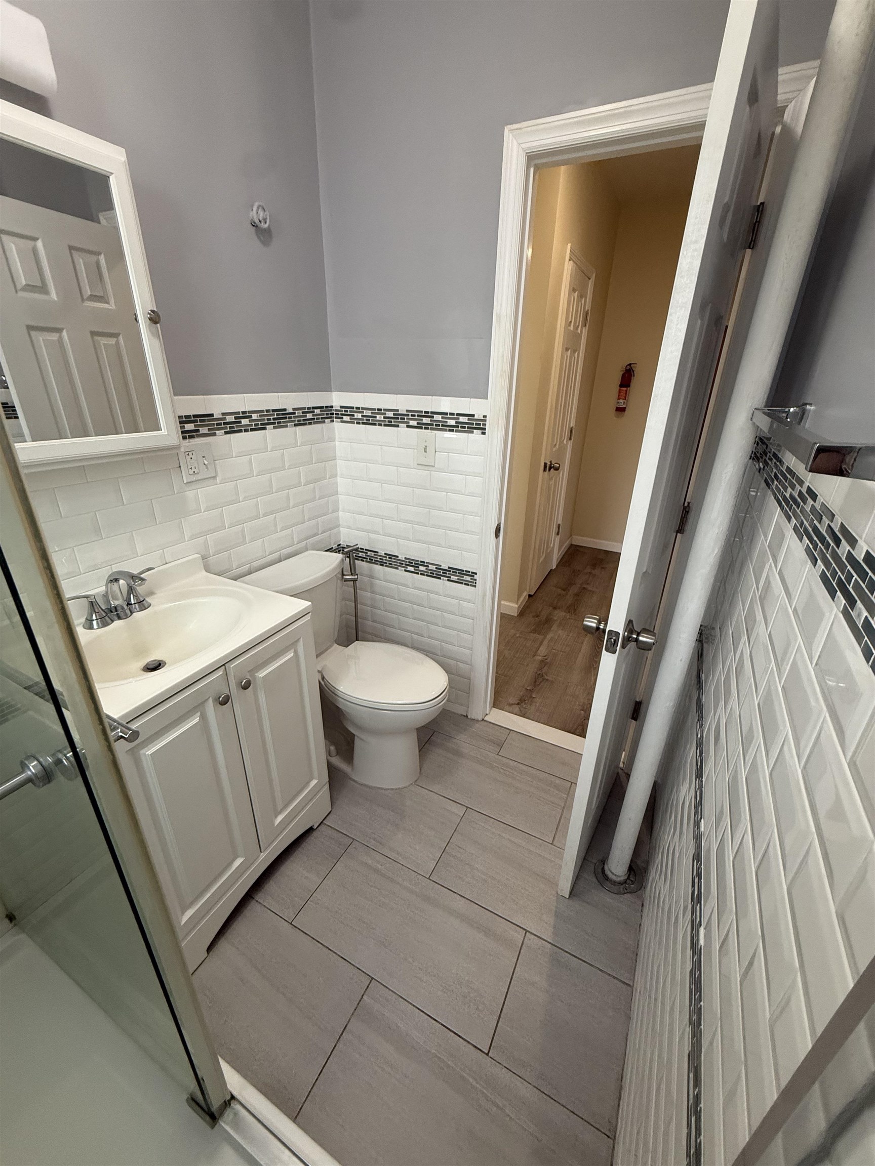 3726 PARK AVE Unit: E5