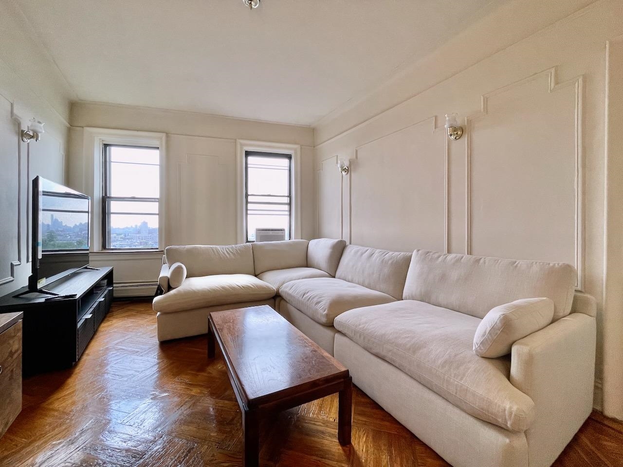 334 OGDEN AVE Unit: 25