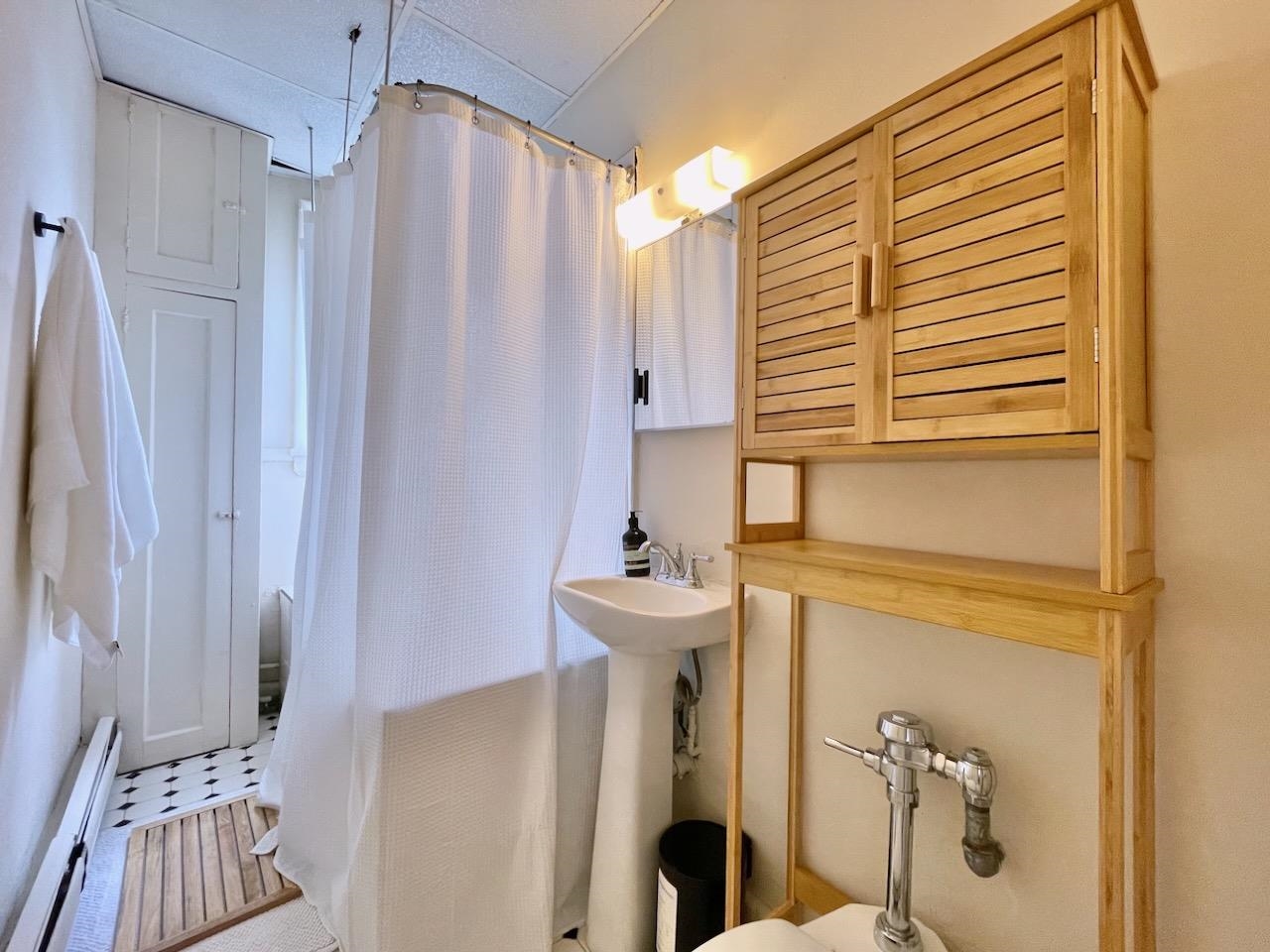 334 OGDEN AVE Unit: 25