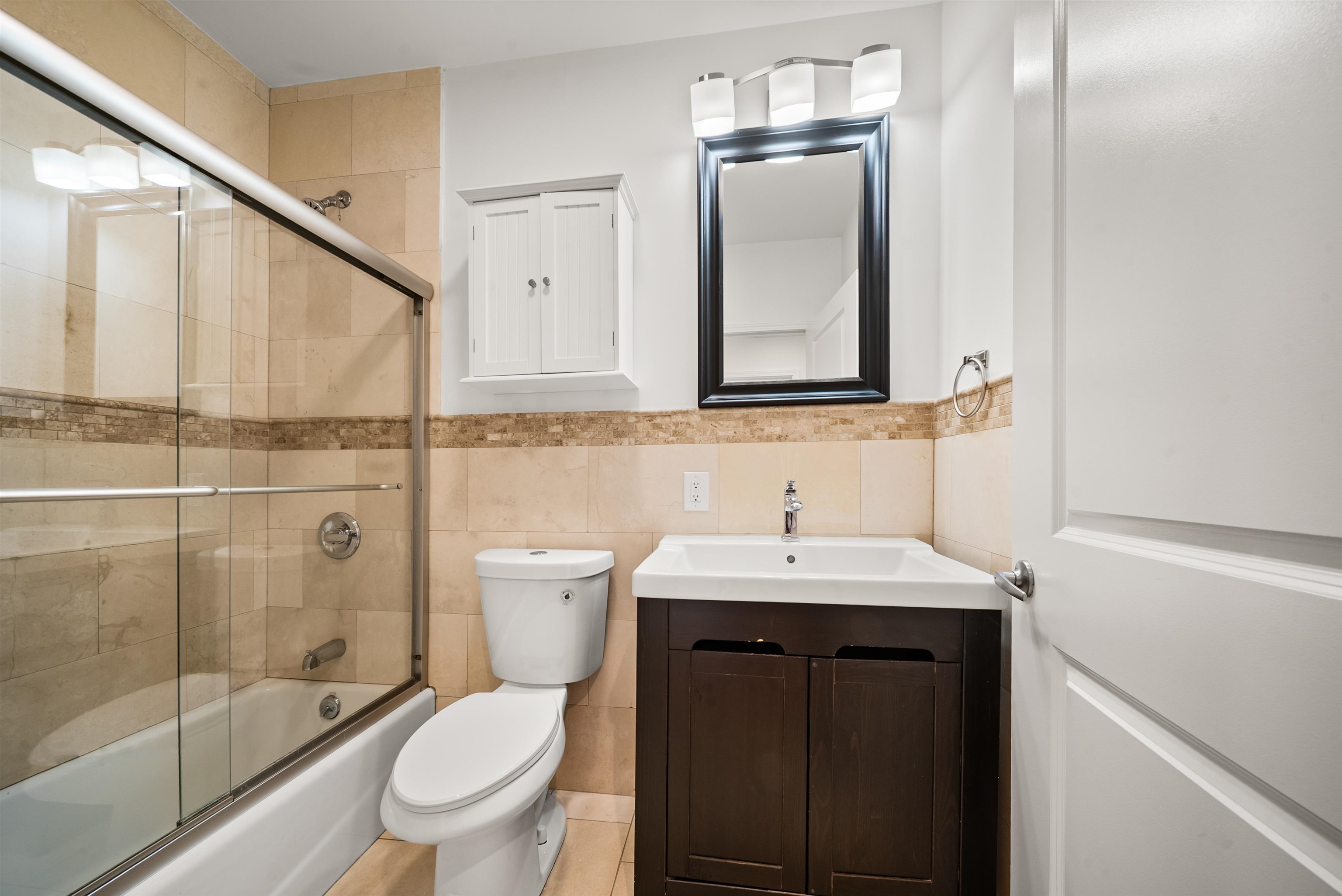 522 HUDSON ST Unit: 4