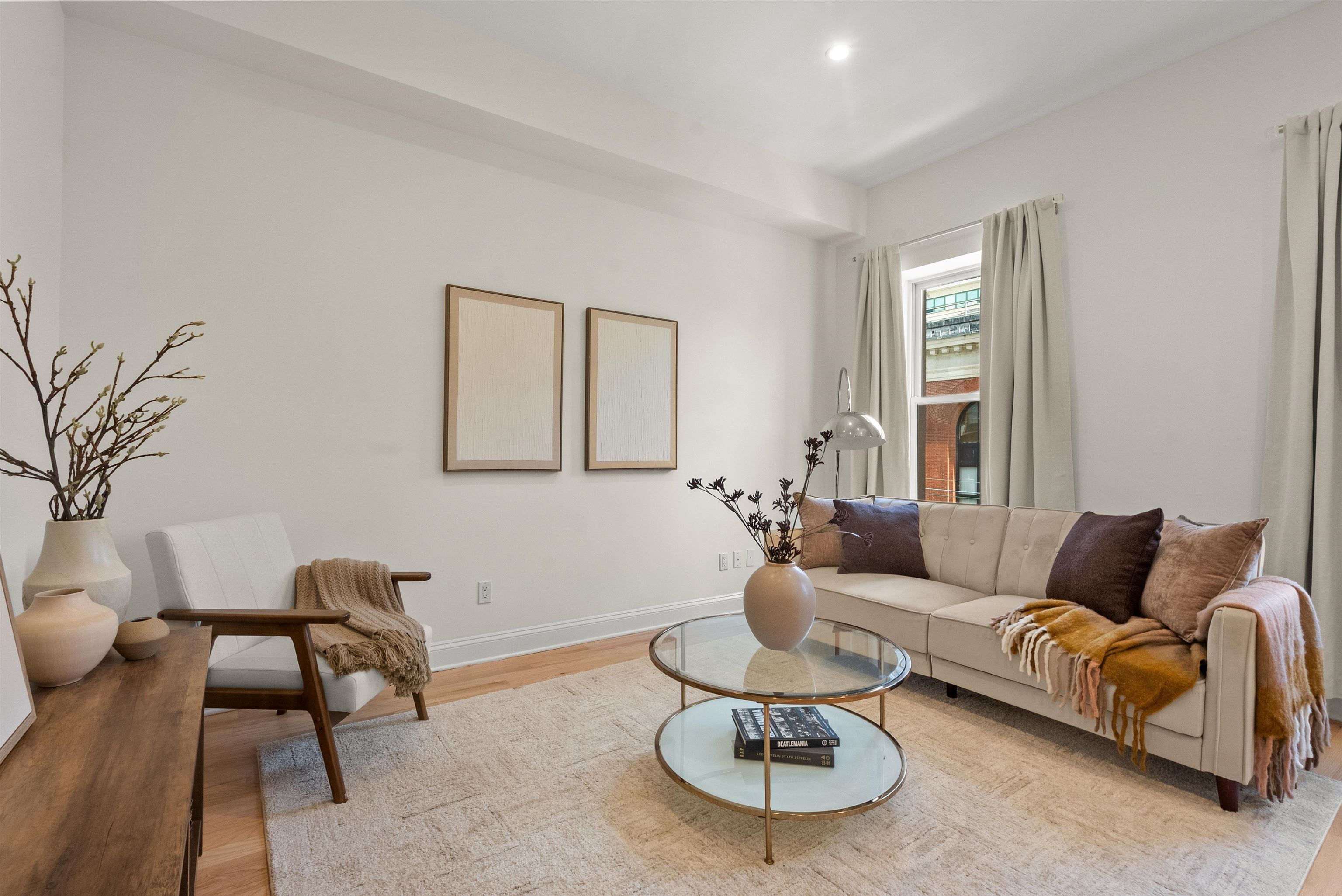 522 HUDSON ST Unit: 4