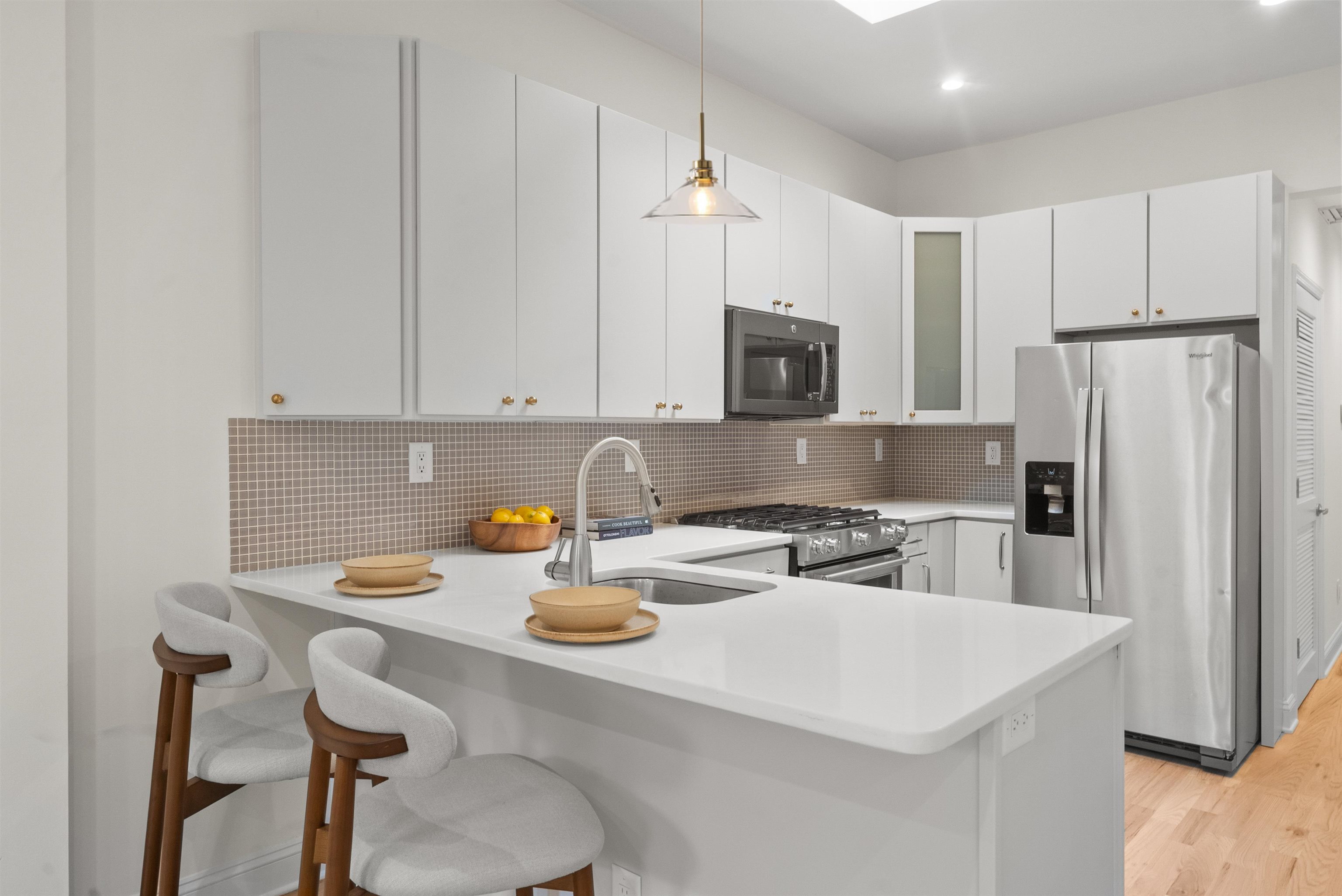 522 HUDSON ST Unit: 4